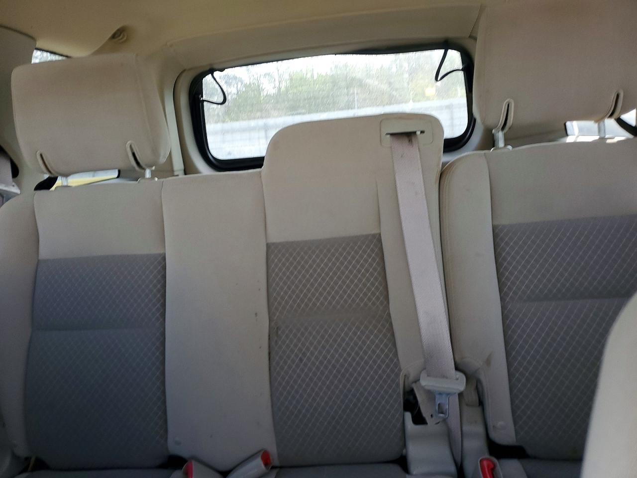 2006 Ford Explorer Xls White vin: 1FMEU72E36UB03048