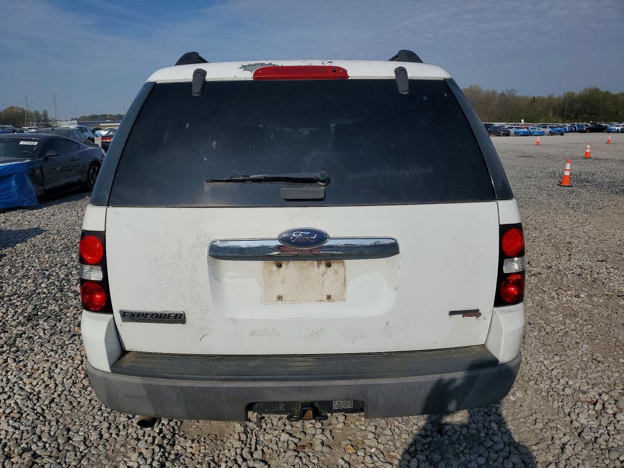 2006 Ford Explorer Xls White vin: 1FMEU72E36UB03048