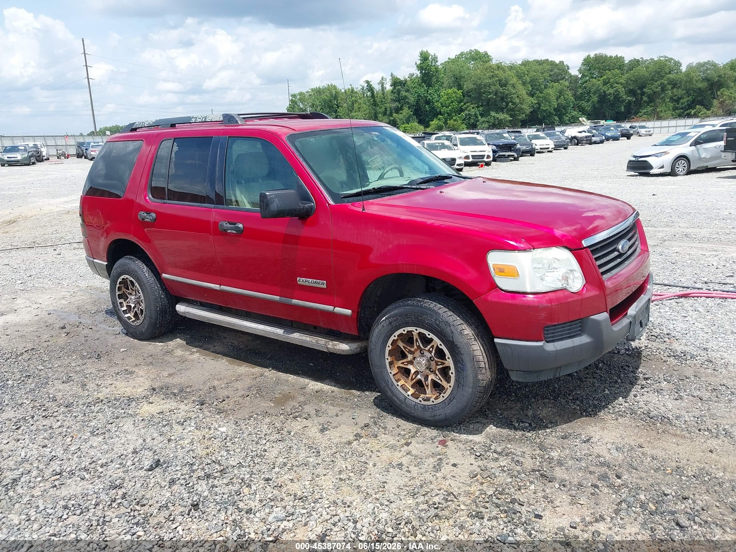 2006 Ford Explorer Xls Red vin: 1FMEU72E56UB63381