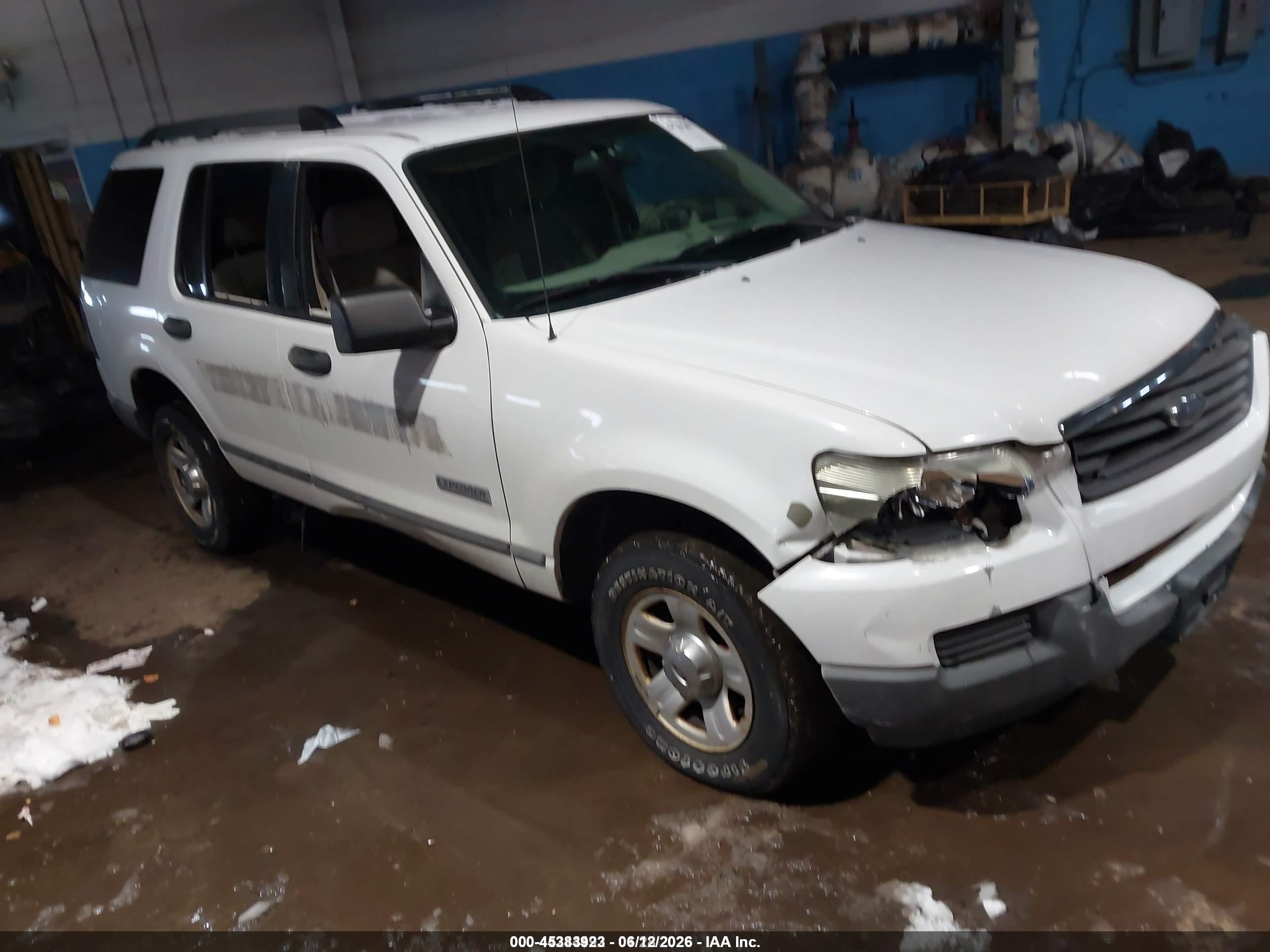 2006 Ford Explorer Xls White vin: 1FMEU72E86UB11369
