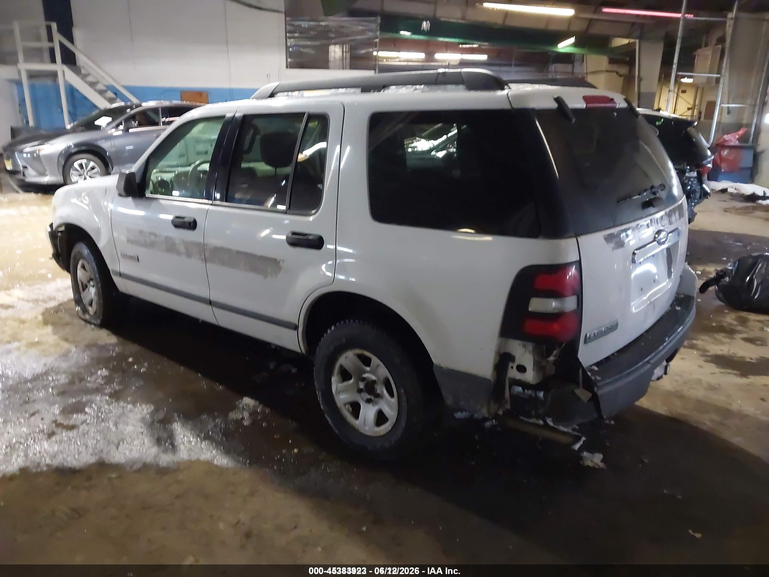 2006 Ford Explorer Xls White vin: 1FMEU72E86UB11369