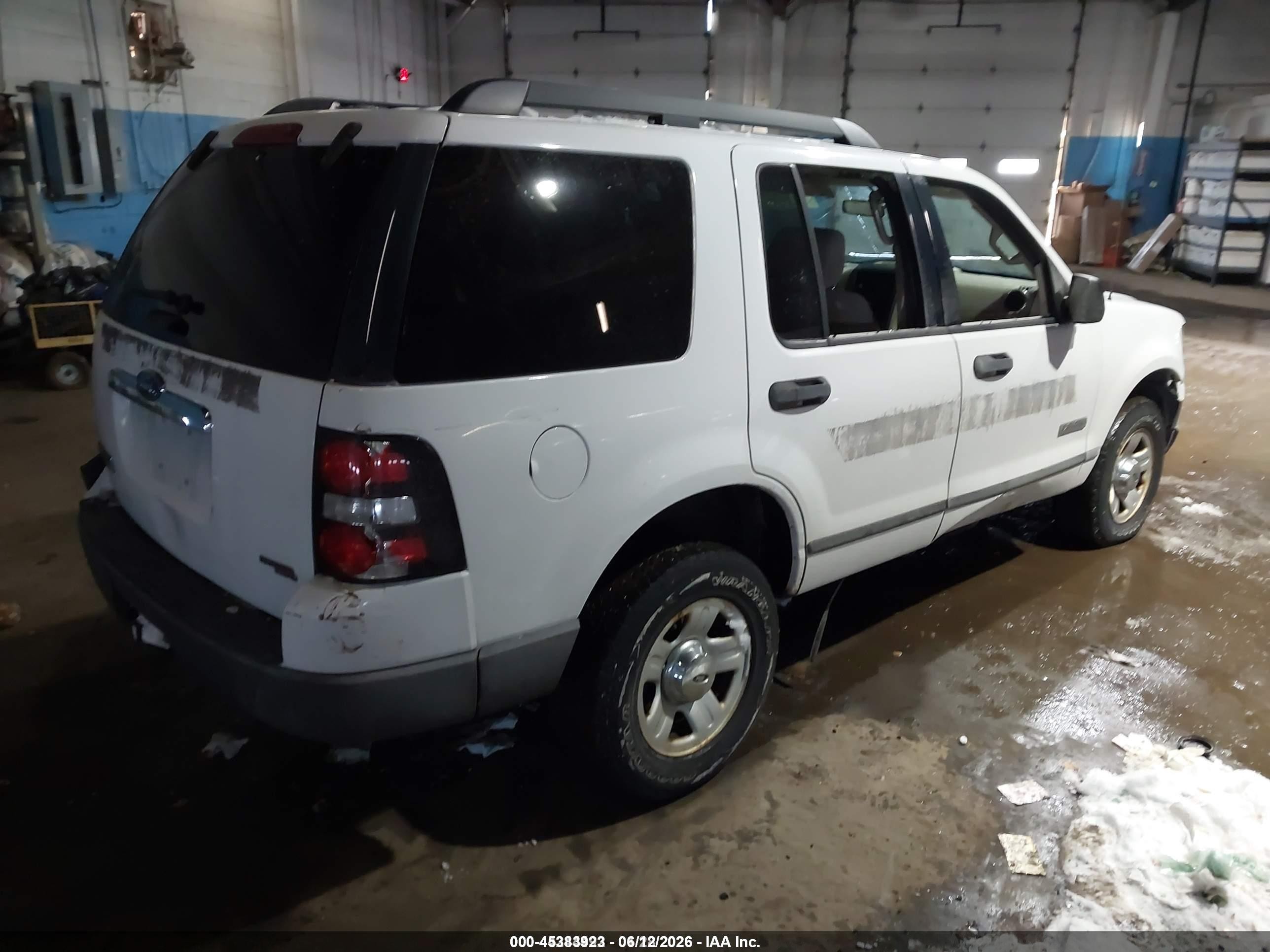 2006 Ford Explorer Xls White vin: 1FMEU72E86UB11369