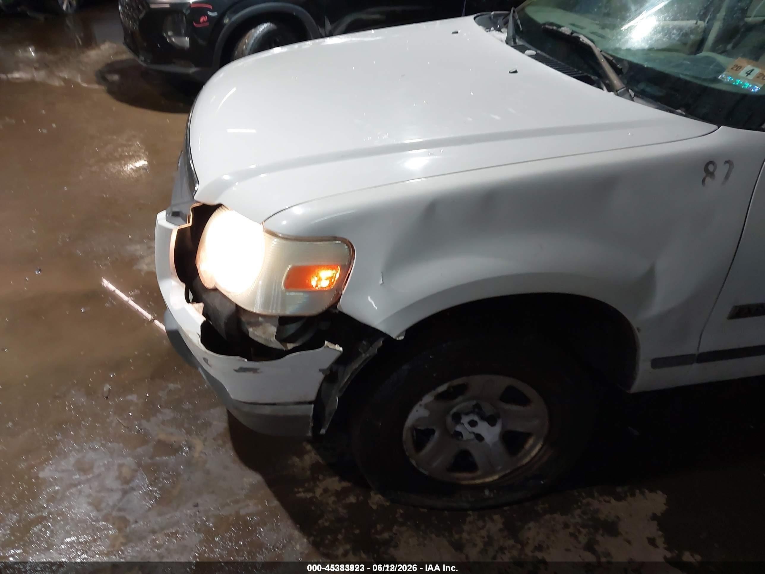 2006 Ford Explorer Xls White vin: 1FMEU72E86UB11369