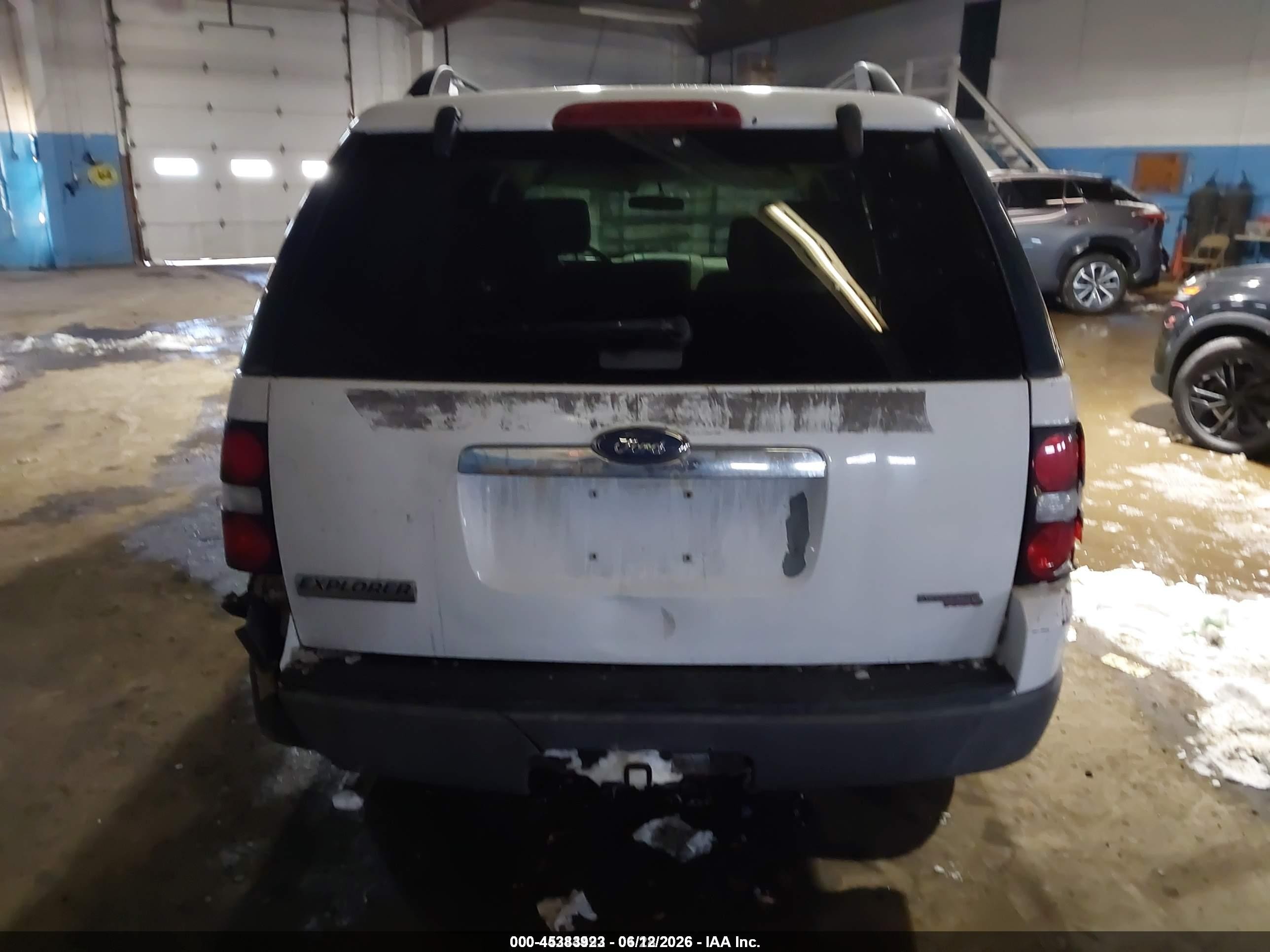 2006 Ford Explorer Xls White vin: 1FMEU72E86UB11369