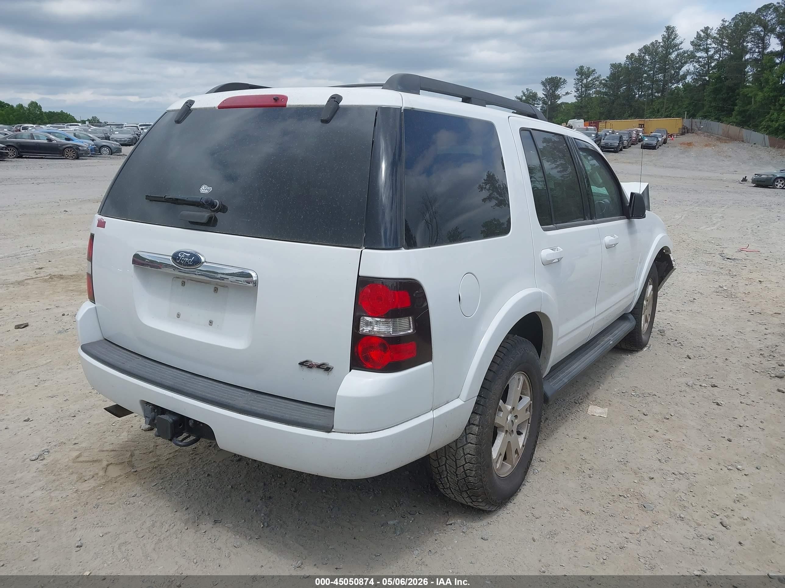 2009 Ford Explorer Xlt White vin: 1FMEU73809UA13997