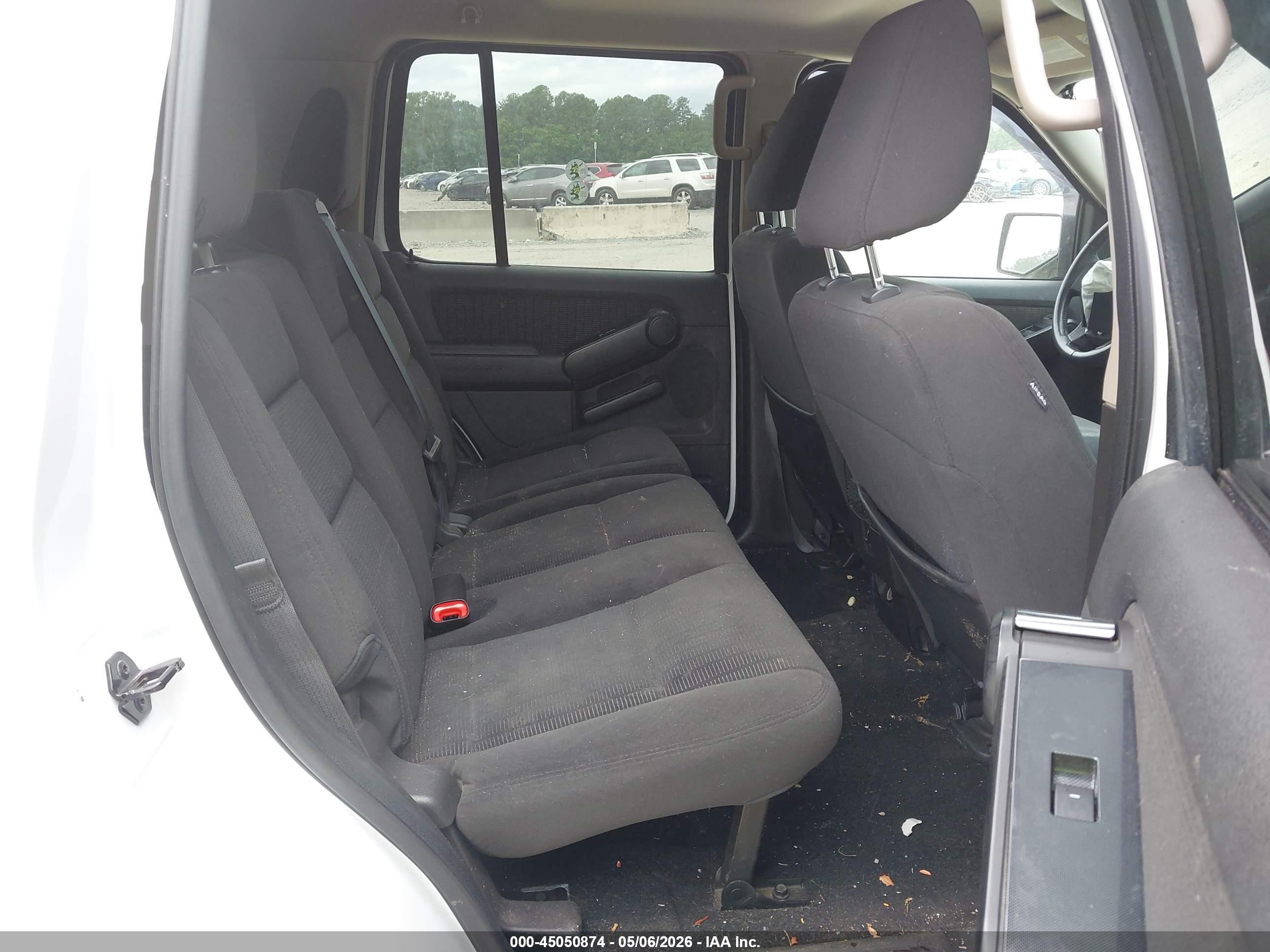 2009 Ford Explorer Xlt White vin: 1FMEU73809UA13997
