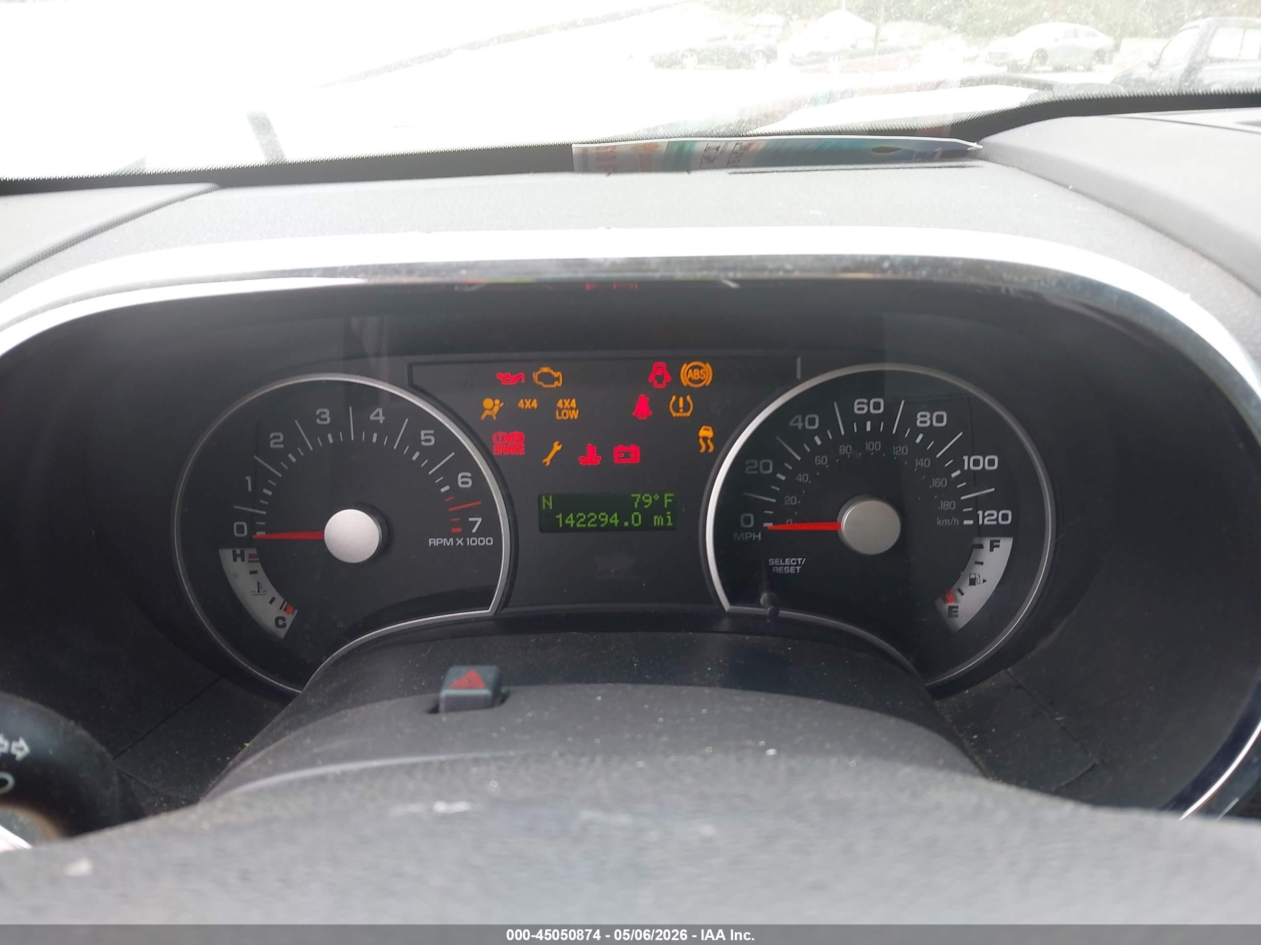 2009 Ford Explorer Xlt White vin: 1FMEU73809UA13997