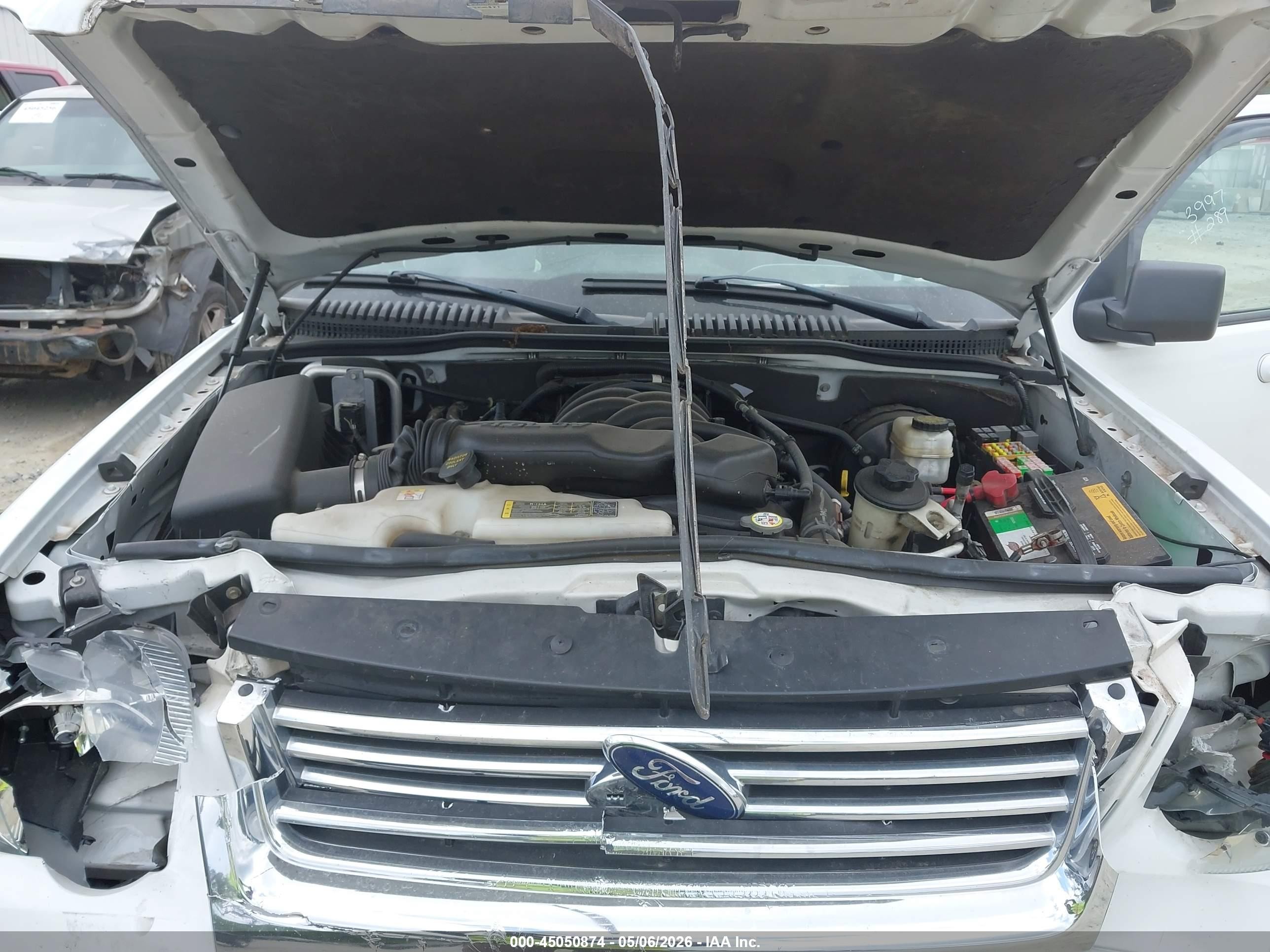2009 Ford Explorer Xlt White vin: 1FMEU73809UA13997
