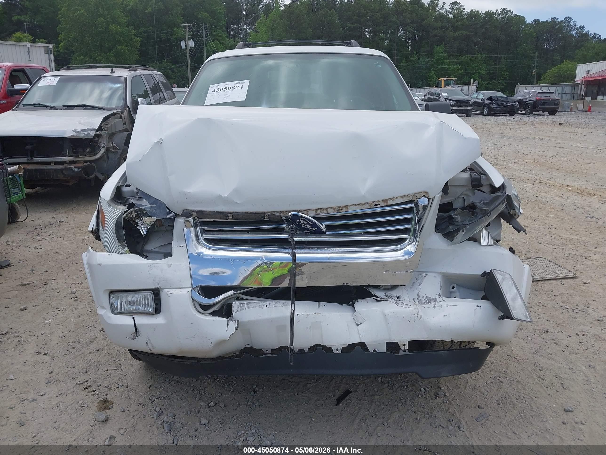 2009 Ford Explorer Xlt White vin: 1FMEU73809UA13997