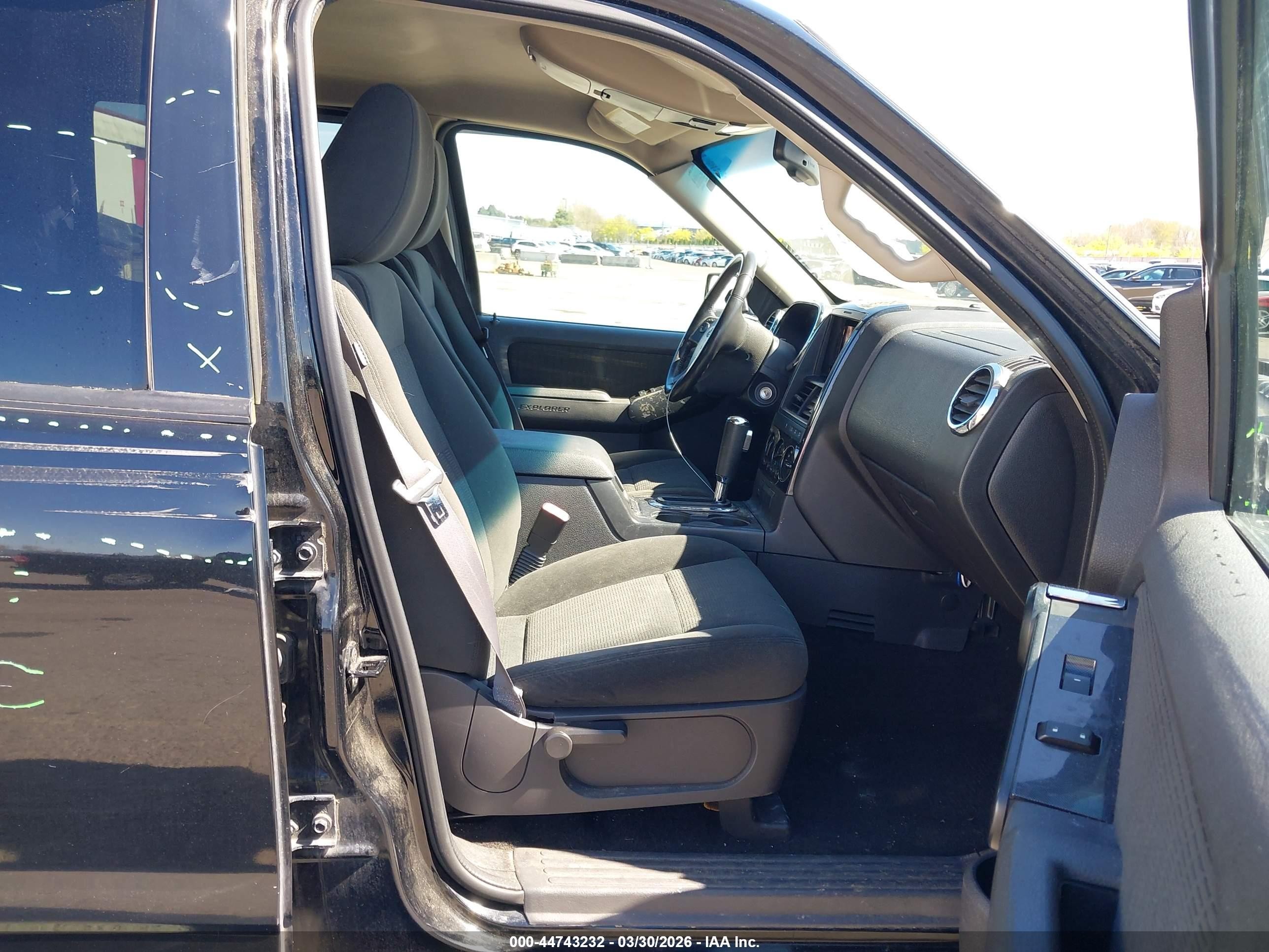 2009 Ford Explorer Xlt Black vin: 1FMEU73809UA27849