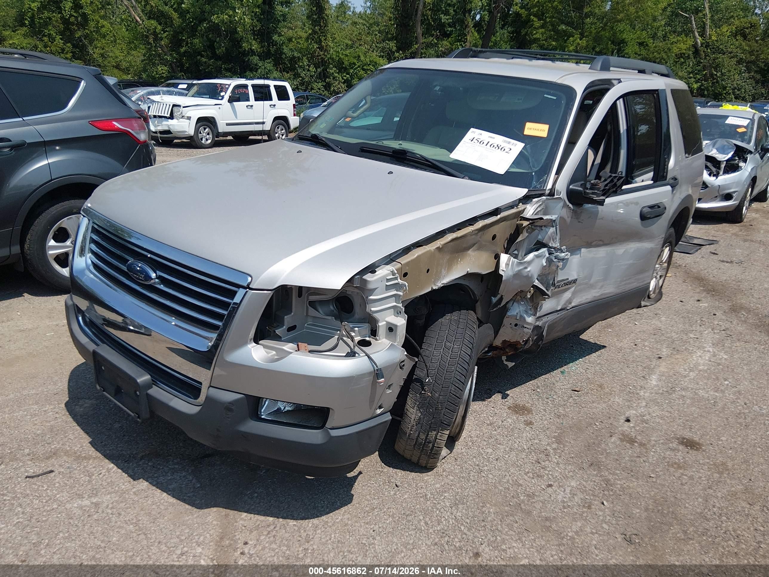 2006 Ford Explorer Xlt Серебряный vin: 1FMEU73816ZA13053