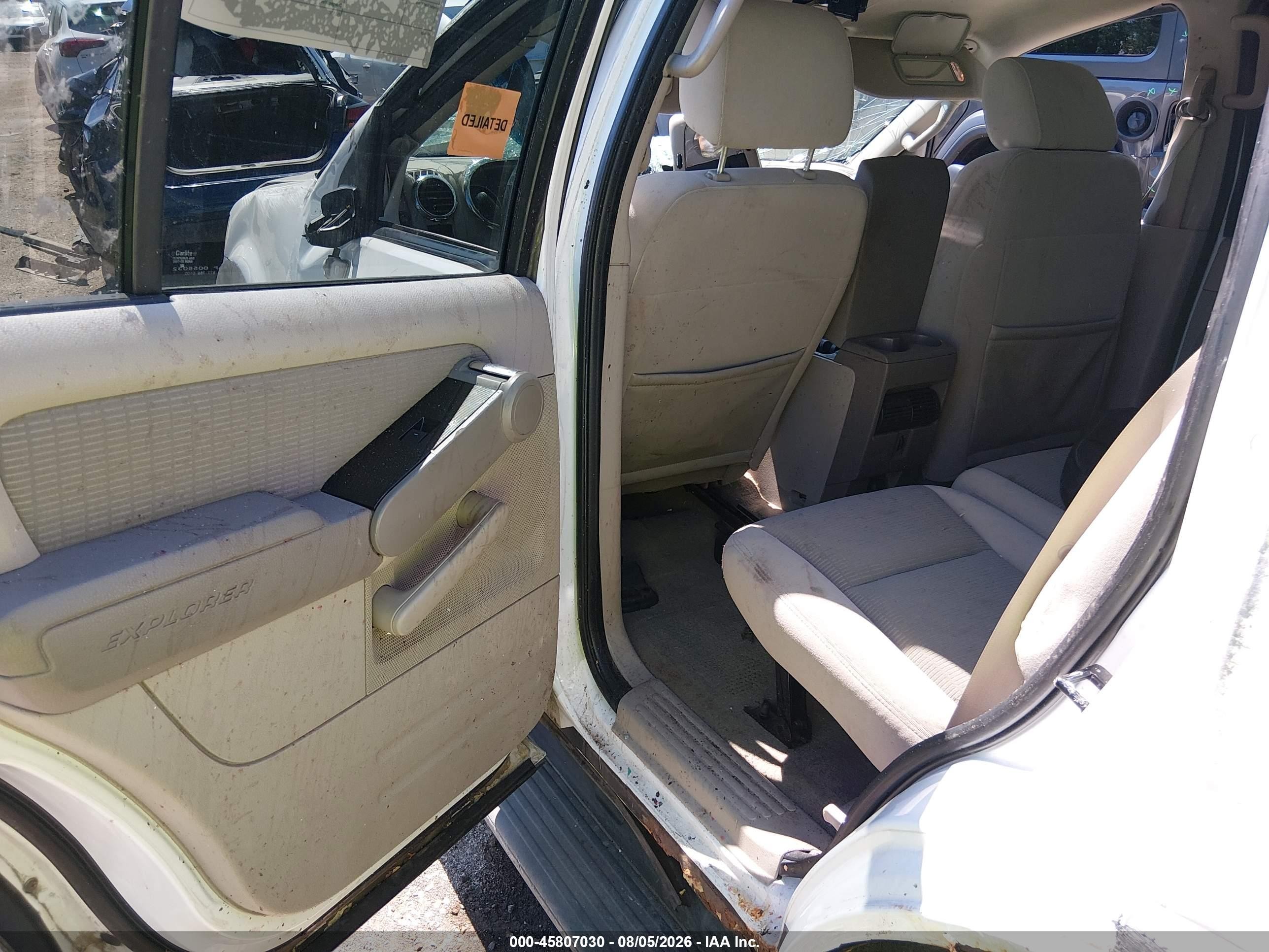2006 Ford Explorer Xlt White vin: 1FMEU73846UB12351