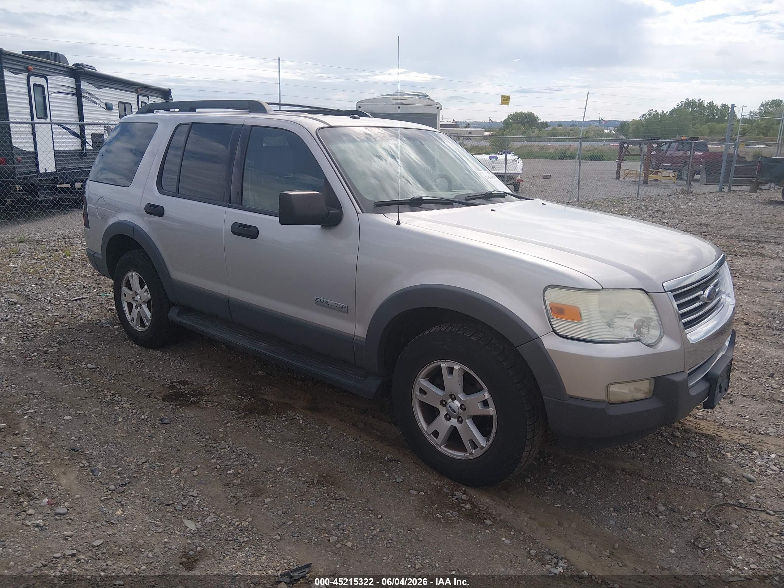 2006 Ford Explorer Xlt Silver vin: 1FMEU73886UB41397