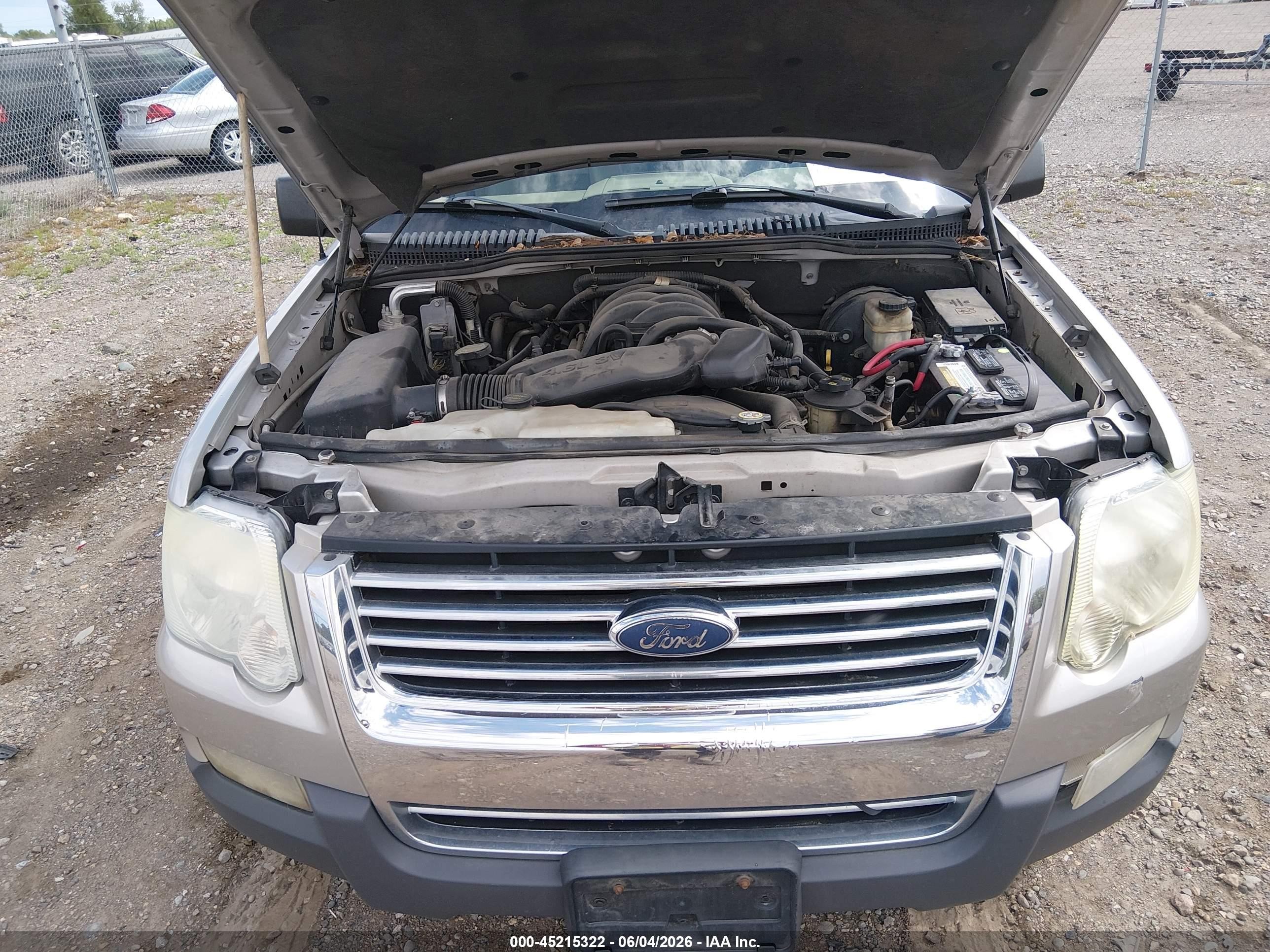 2006 Ford Explorer Xlt Silver vin: 1FMEU73886UB41397
