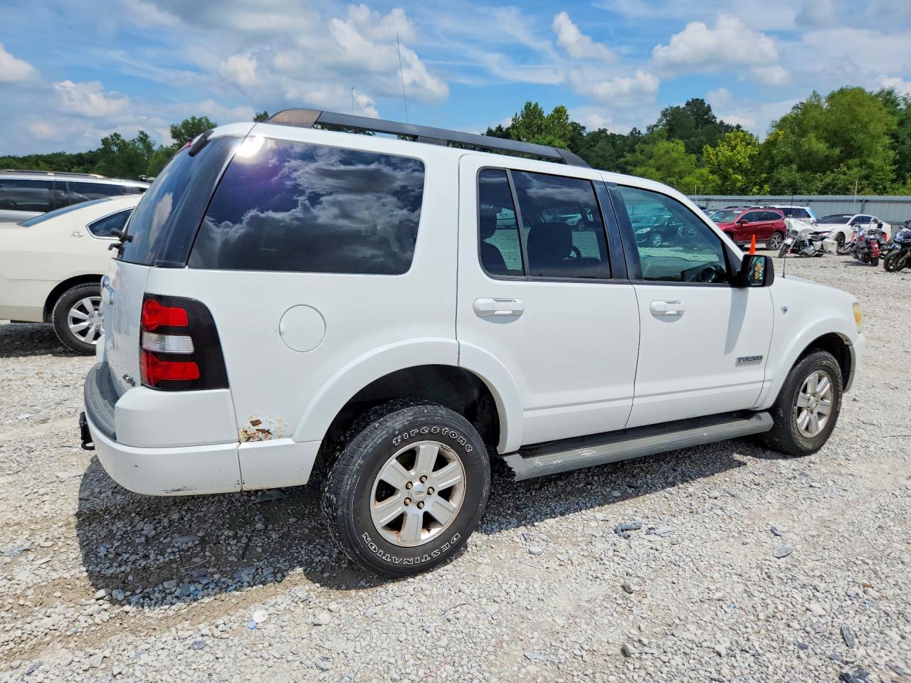 2008 Ford Explorer Xlt White vin: 1FMEU73898UA98112