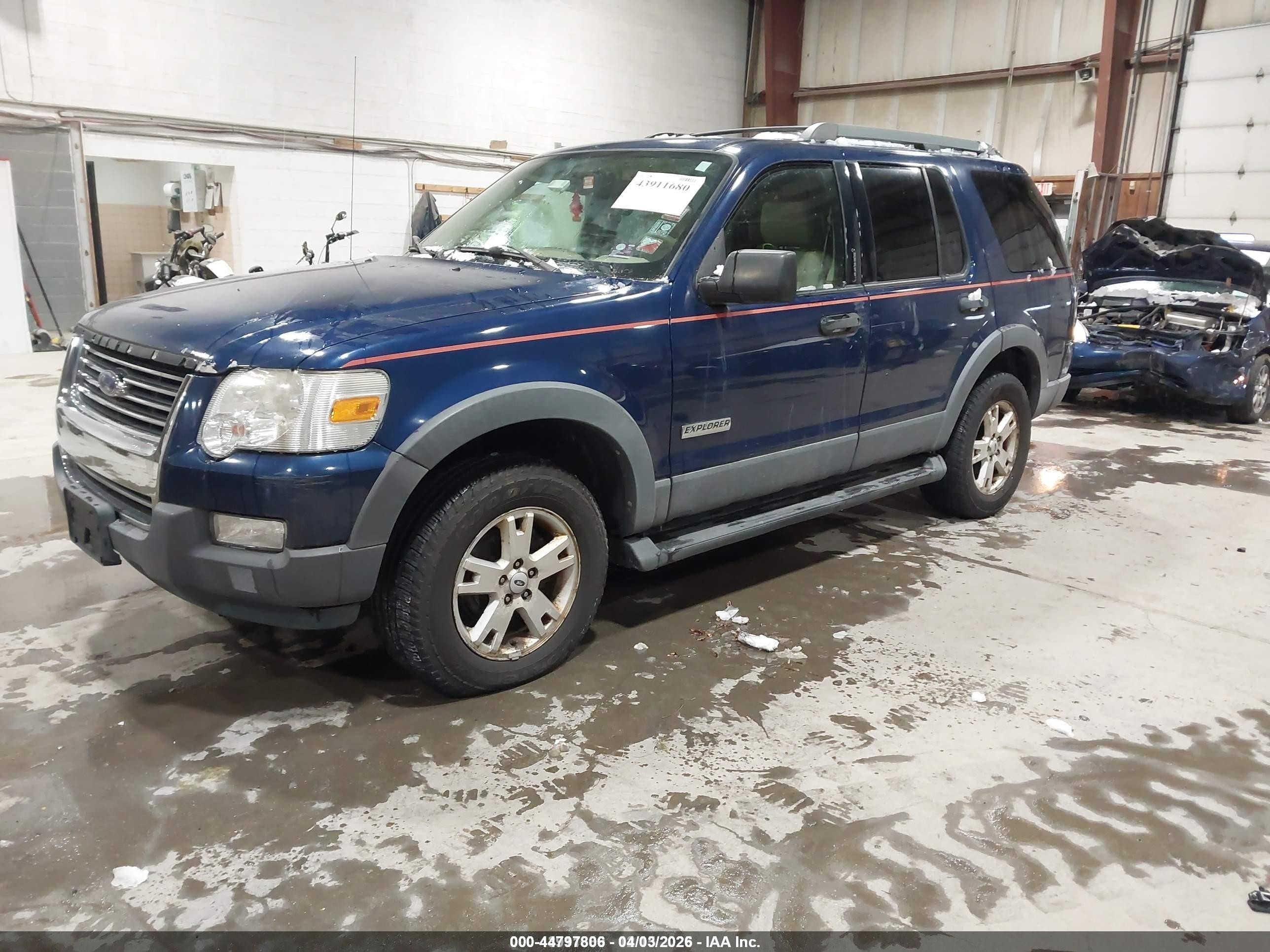 2006 Ford Explorer Xlt Синий vin: 1FMEU738X6ZA04061