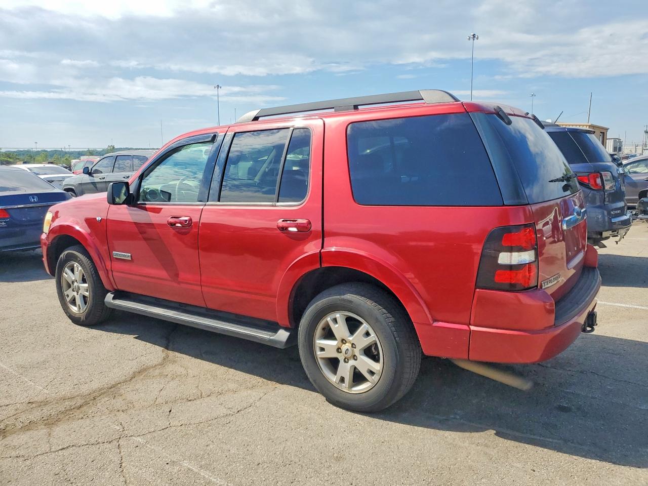 2007 Ford Explorer Xlt Red vin: 1FMEU738X7UB59241