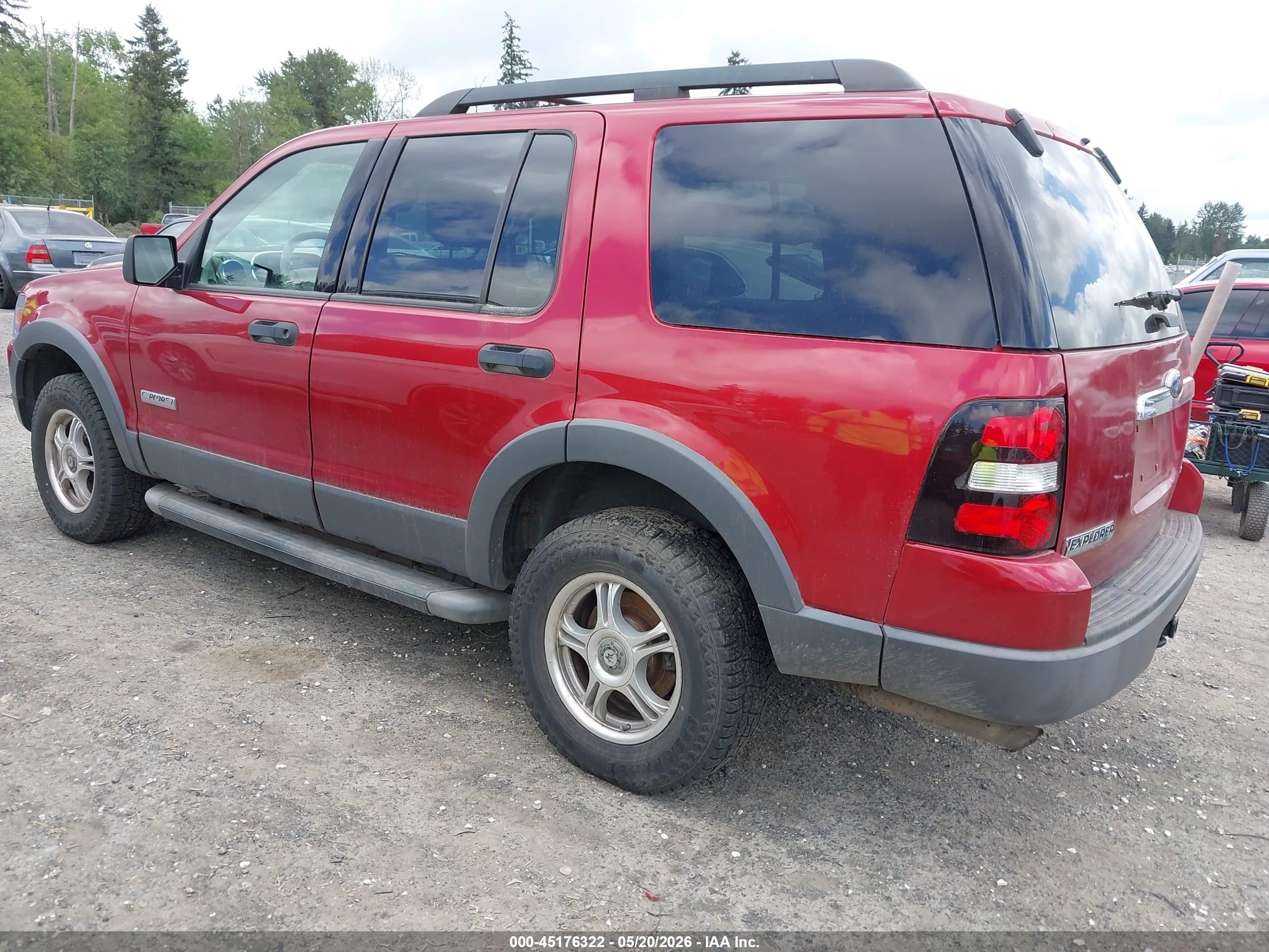 2006 Ford Explorer Xlt Red vin: 1FMEU73E06UB50634
