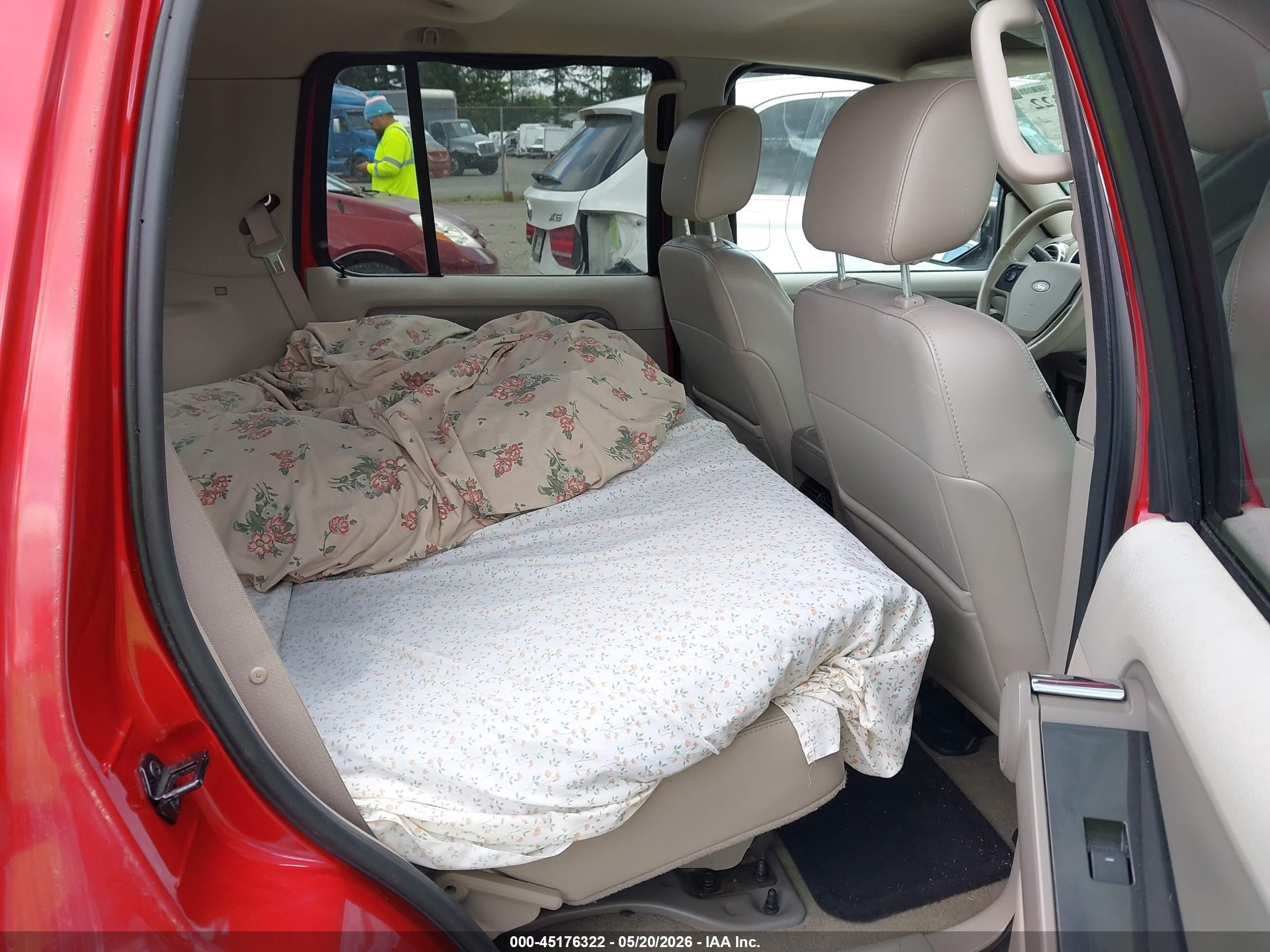 2006 Ford Explorer Xlt Red vin: 1FMEU73E06UB50634
