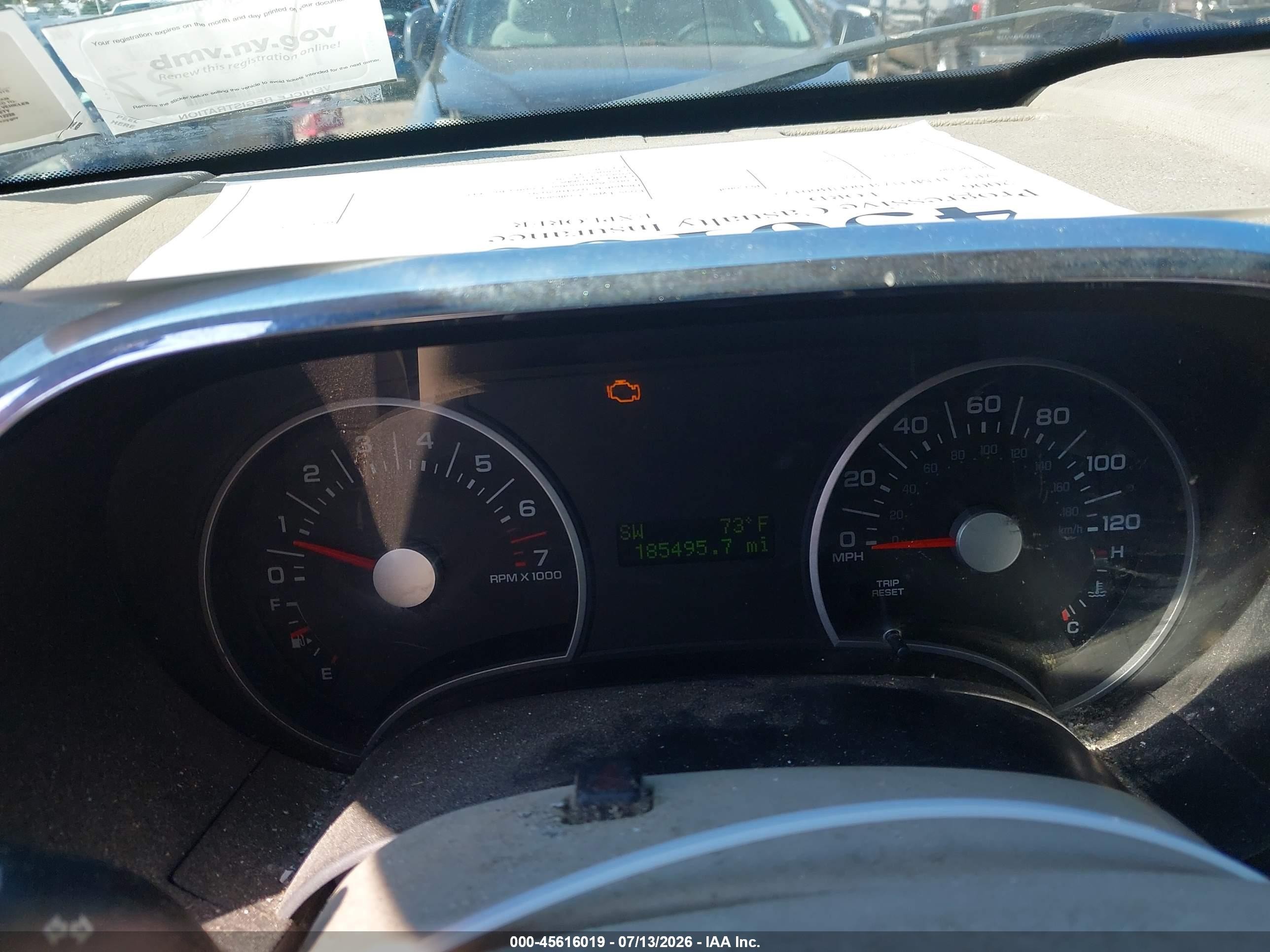 2006 Ford Explorer Xlt White vin: 1FMEU73E06UB60175