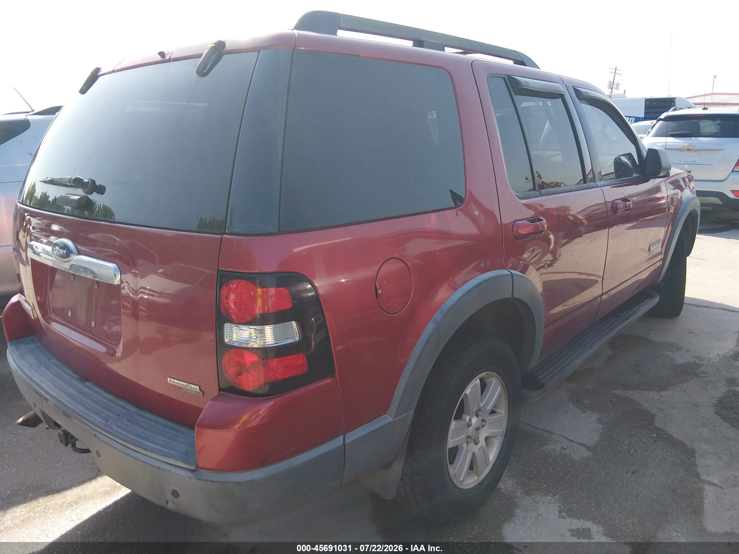 2007 Ford Explorer Xlt Red vin: 1FMEU73E07UB03671