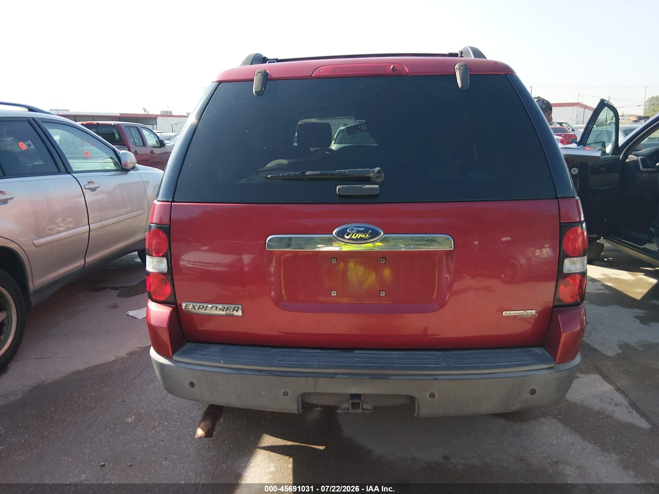 2007 Ford Explorer Xlt Red vin: 1FMEU73E07UB03671