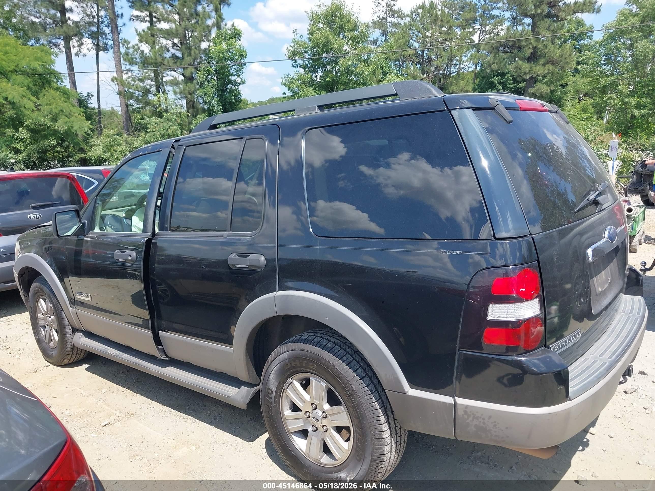 2006 Ford Explorer Xlt Black vin: 1FMEU73E26UB05694