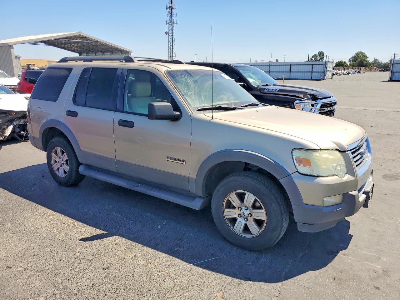 2006 Ford Explorer Xlt Tan vin: 1FMEU73E26UB58802
