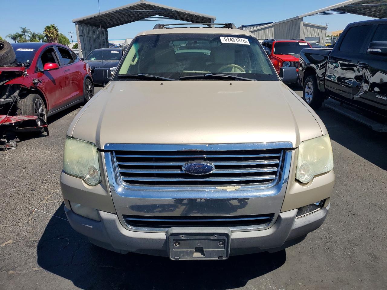 2006 Ford Explorer Xlt Tan vin: 1FMEU73E26UB58802