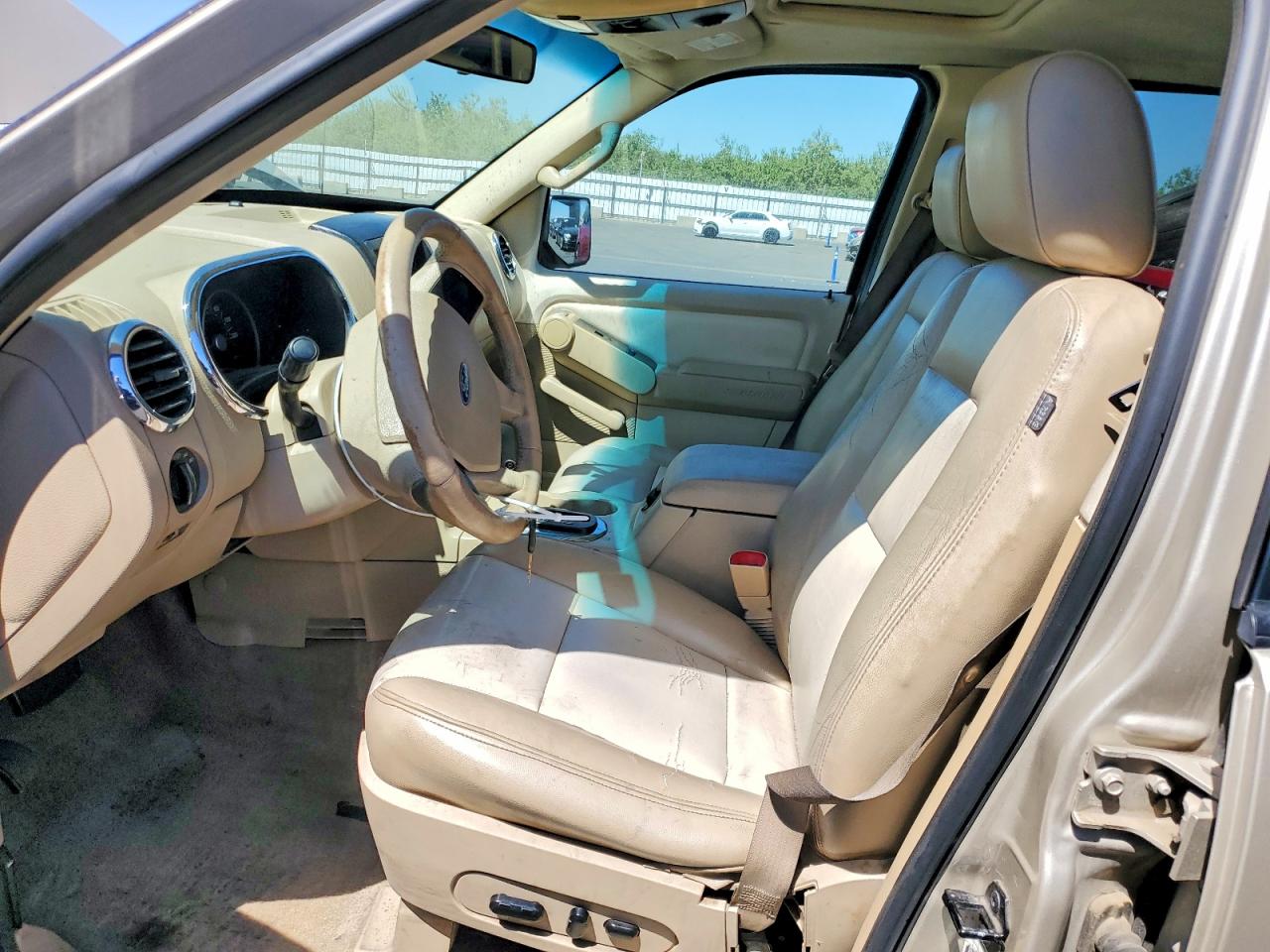 2006 Ford Explorer Xlt Tan vin: 1FMEU73E26UB58802