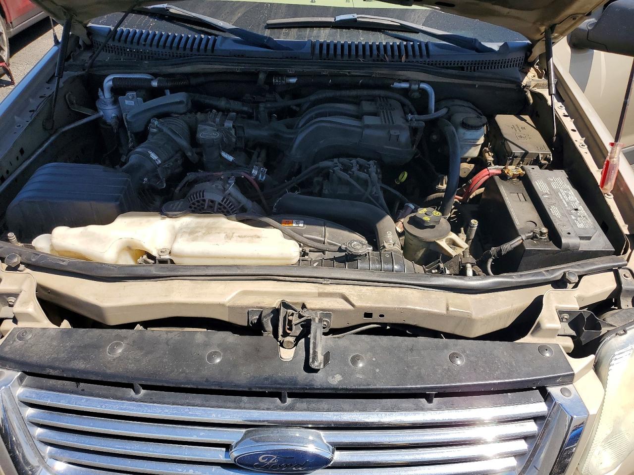 2006 Ford Explorer Xlt Tan vin: 1FMEU73E26UB58802