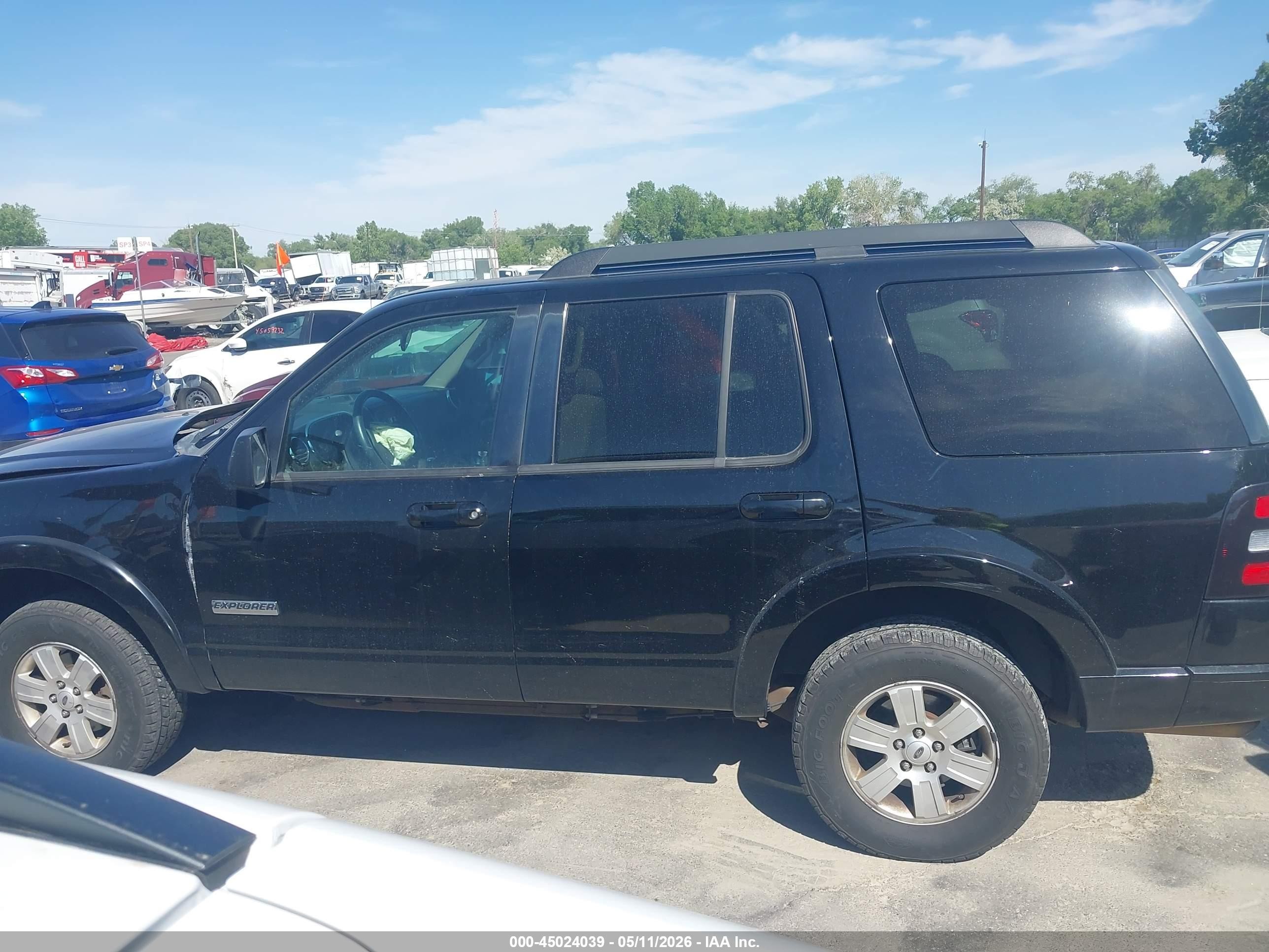 2008 Ford Explorer Xlt Черный vin: 1FMEU73E28UA26870