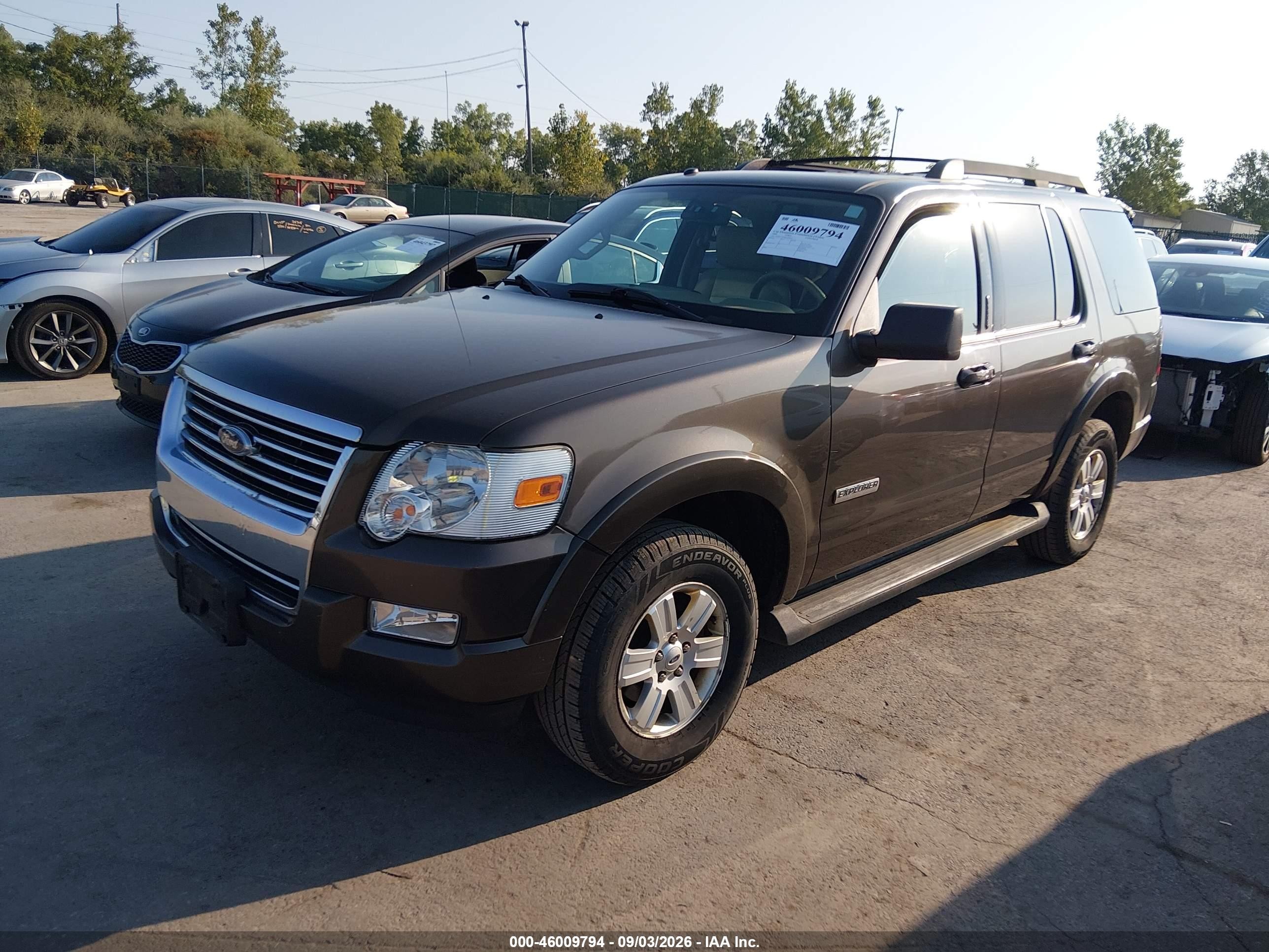2008 Ford Explorer Xlt Brown vin: 1FMEU73E28UA29610