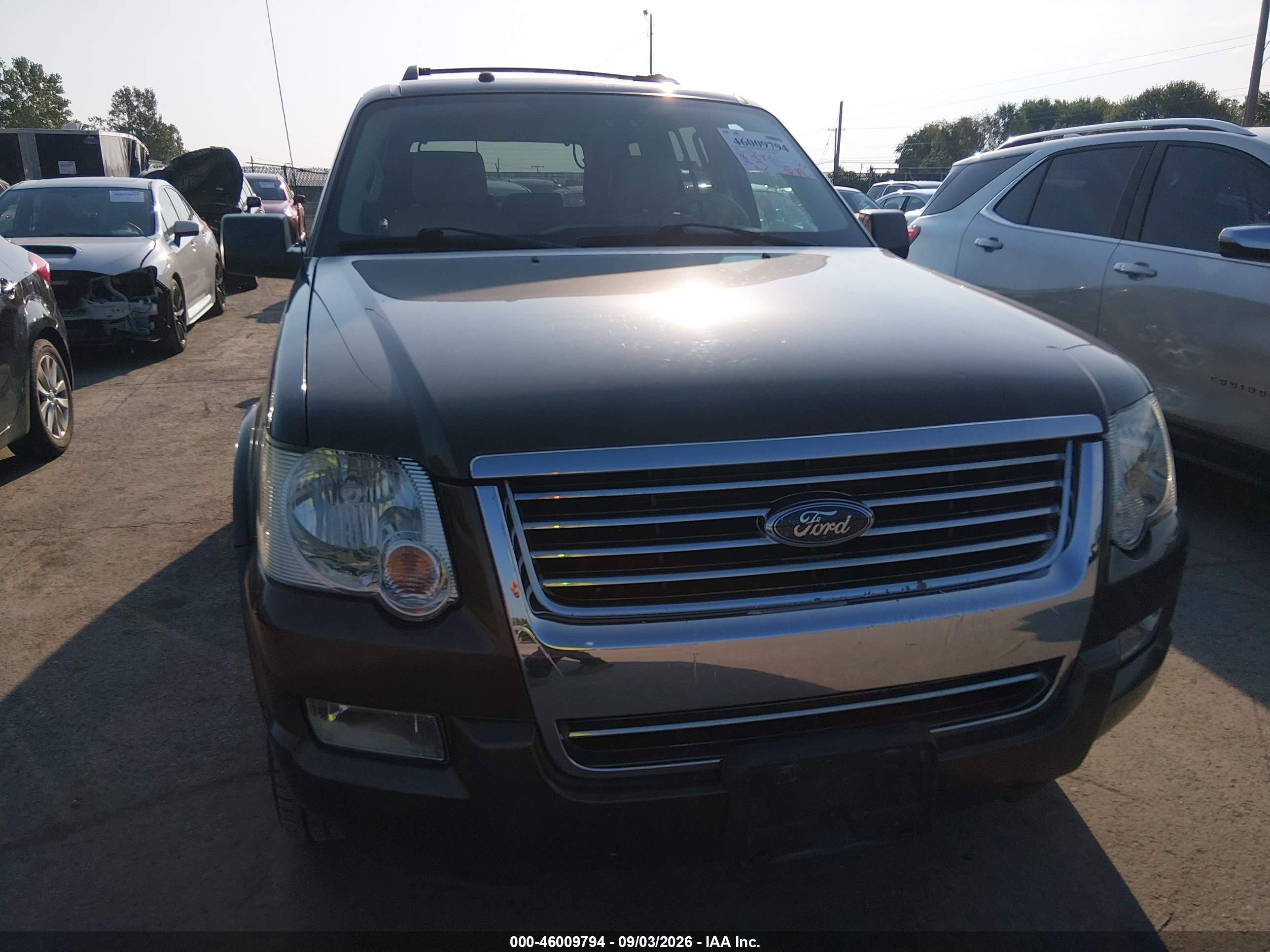 2008 Ford Explorer Xlt Brown vin: 1FMEU73E28UA29610
