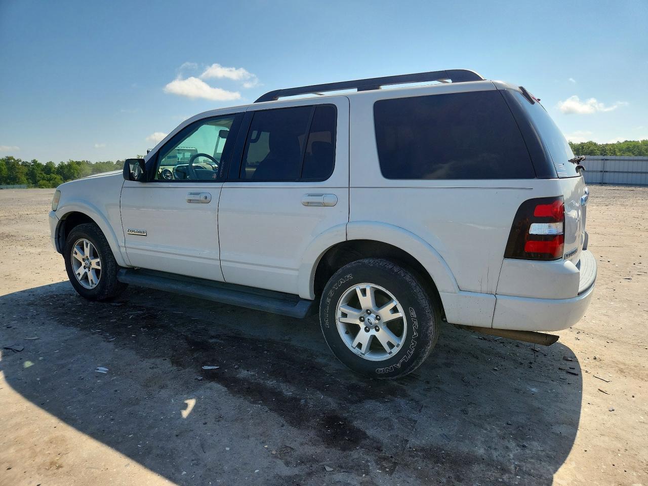 2008 Ford Explorer Xlt White vin: 1FMEU73E28UA68441