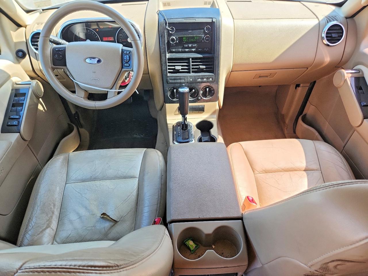 2008 Ford Explorer Xlt White vin: 1FMEU73E28UA68441