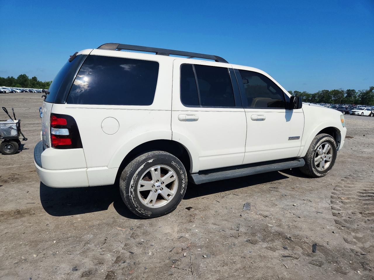 2008 Ford Explorer Xlt White vin: 1FMEU73E28UA68441