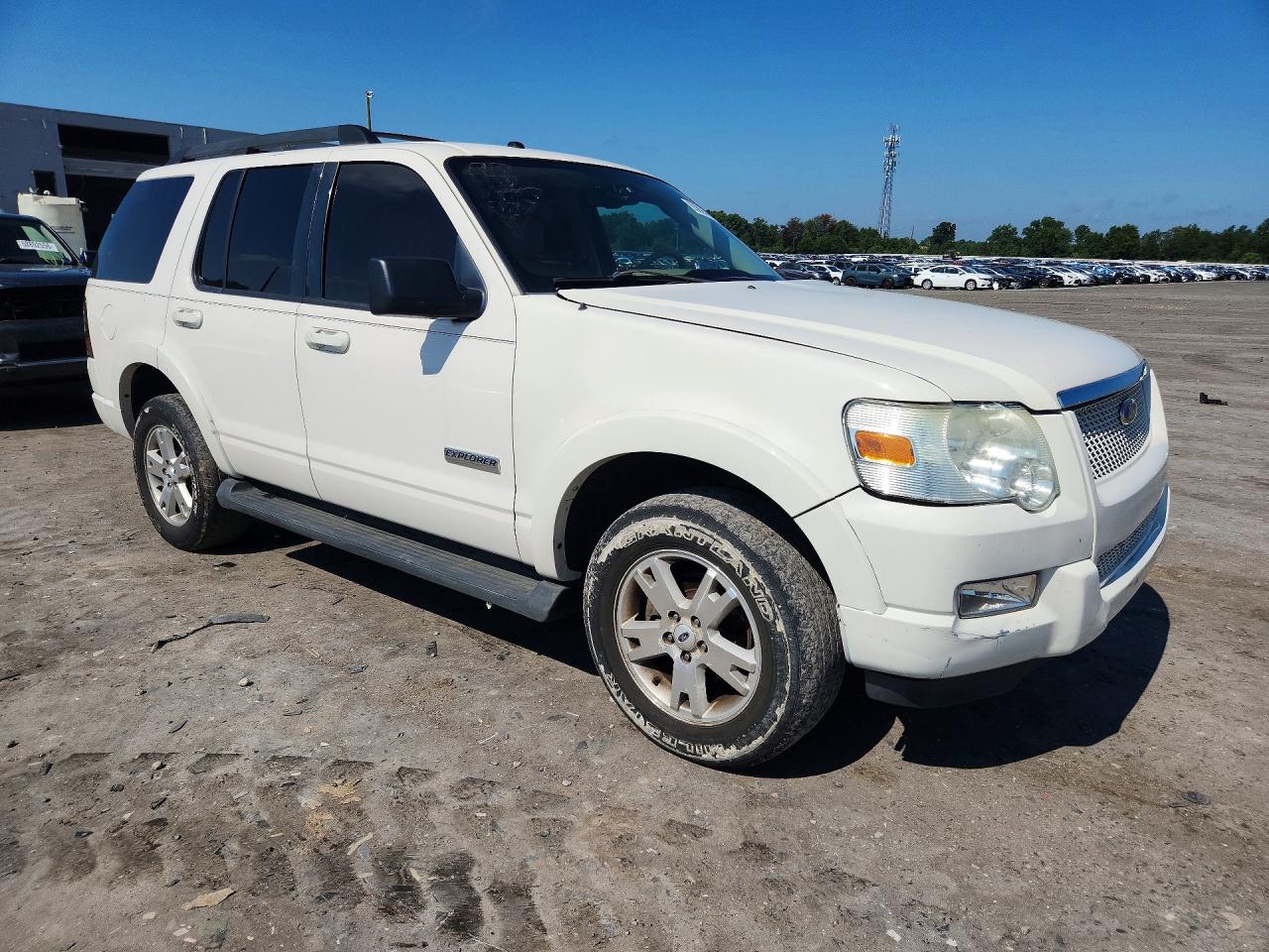 2008 Ford Explorer Xlt White vin: 1FMEU73E28UA68441