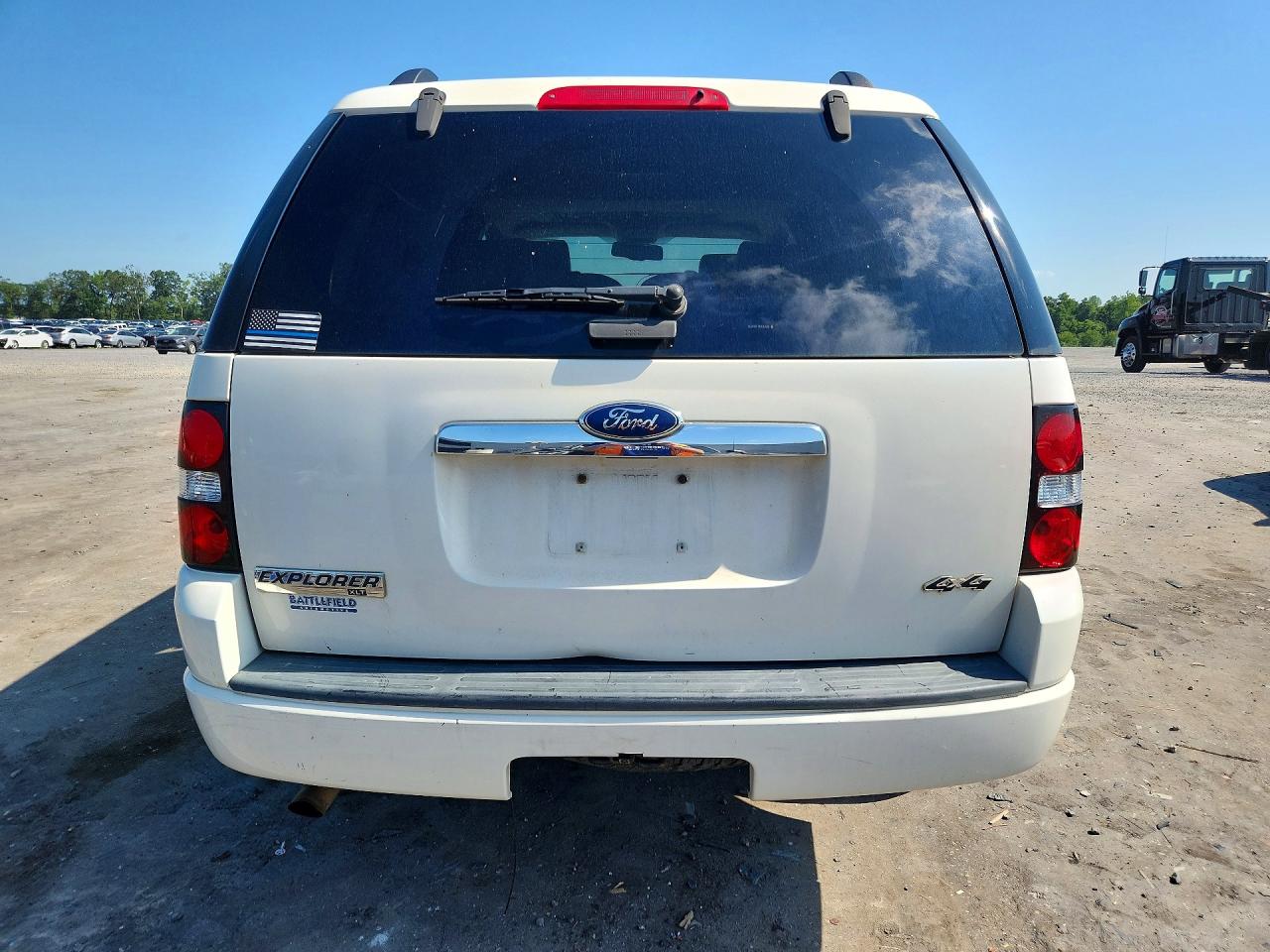 2008 Ford Explorer Xlt White vin: 1FMEU73E28UA68441