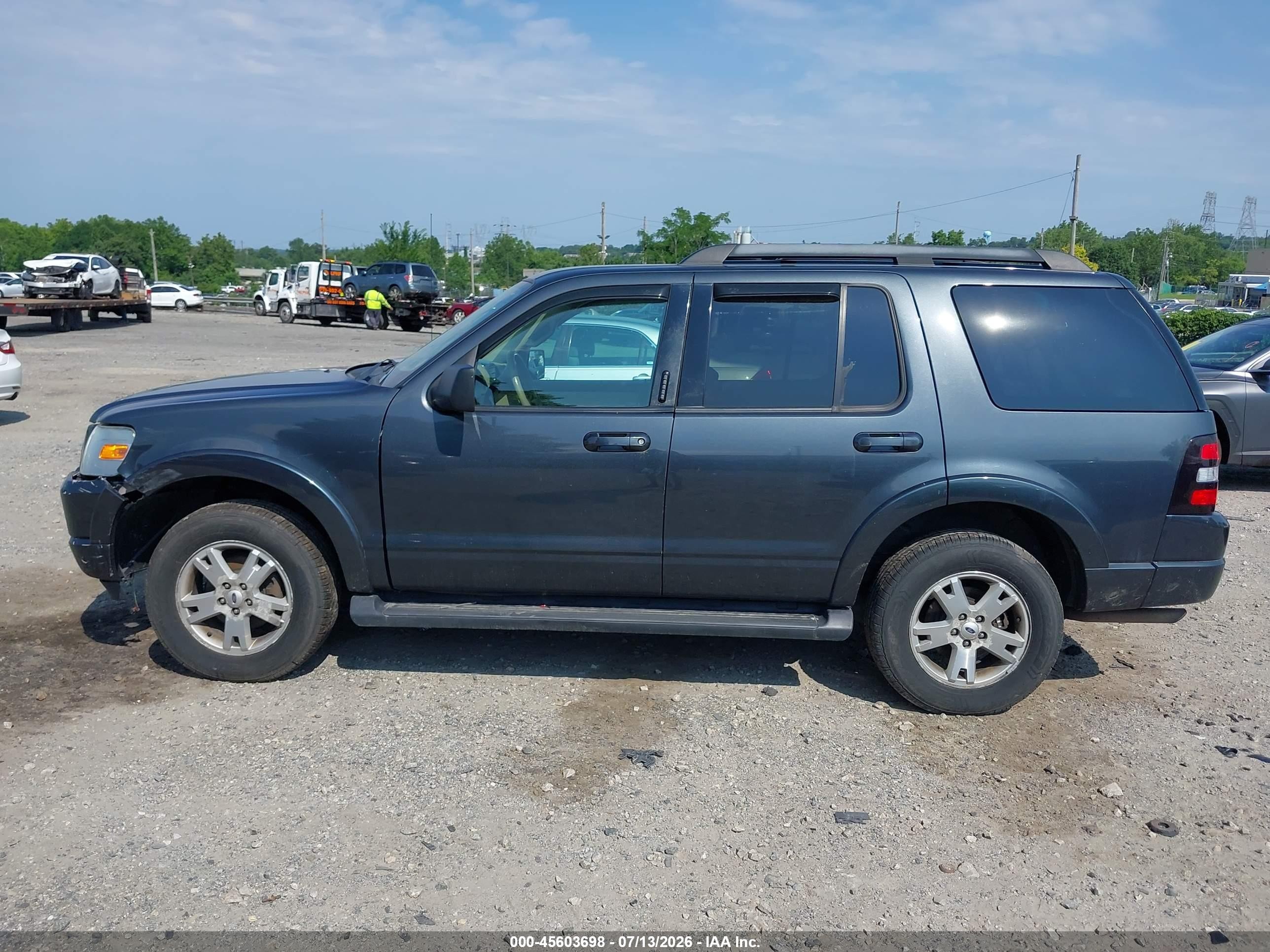 2009 Ford Explorer Xlt Gray vin: 1FMEU73E29UA28412