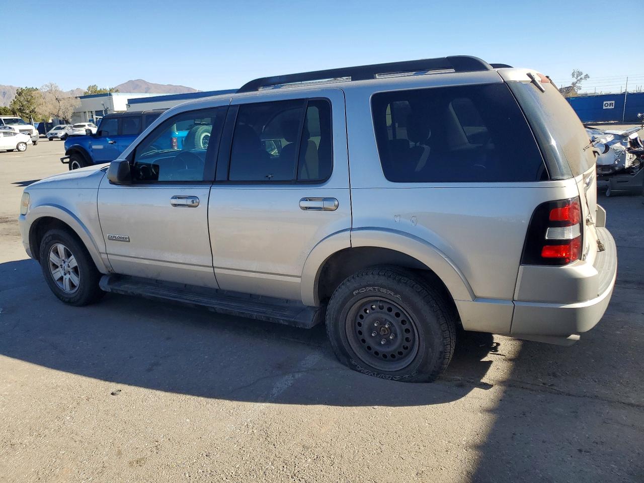 2008 Ford Explorer Xlt Silver vin: 1FMEU73E38UA59666
