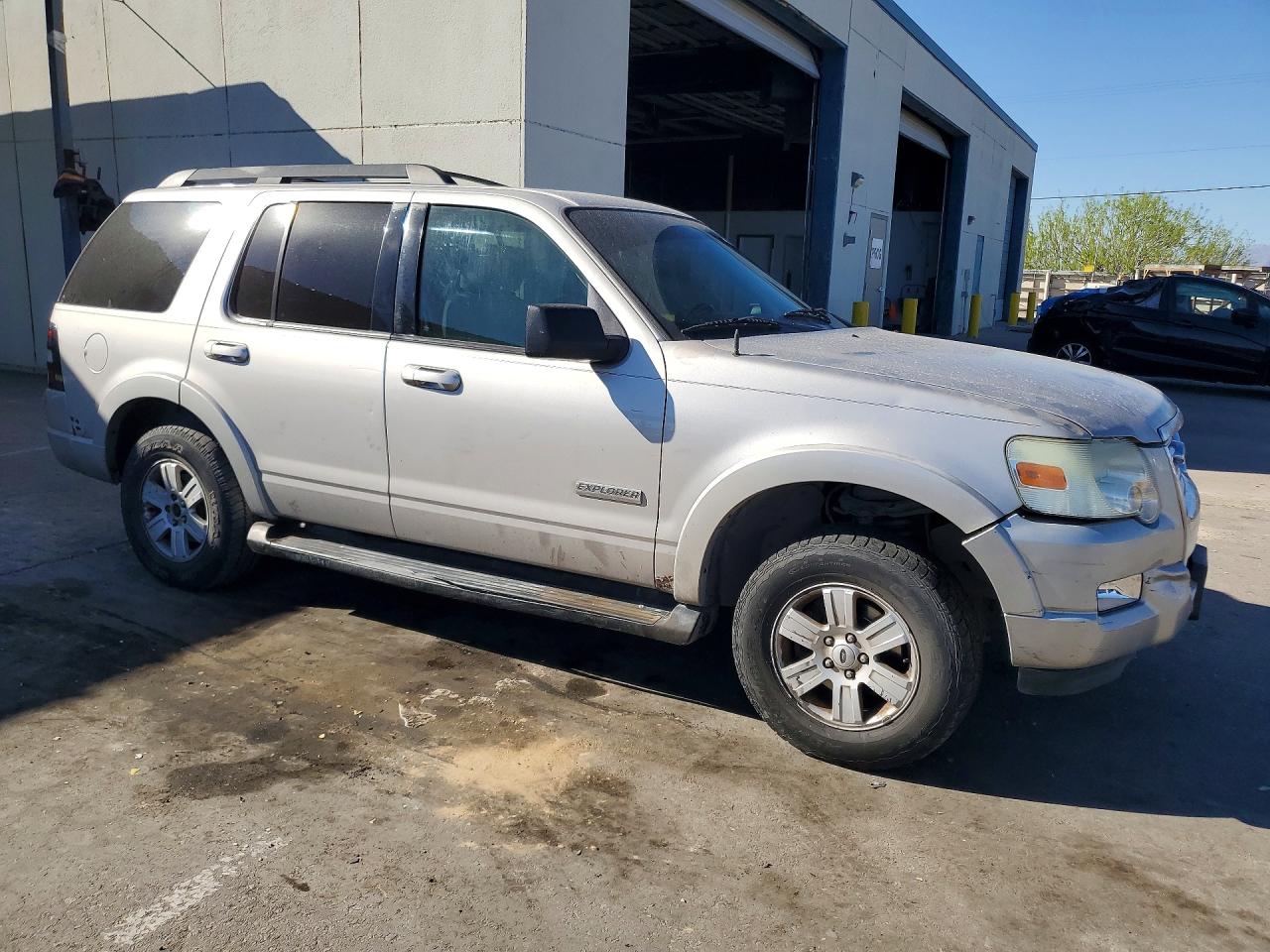 2008 Ford Explorer Xlt Silver vin: 1FMEU73E38UA59666