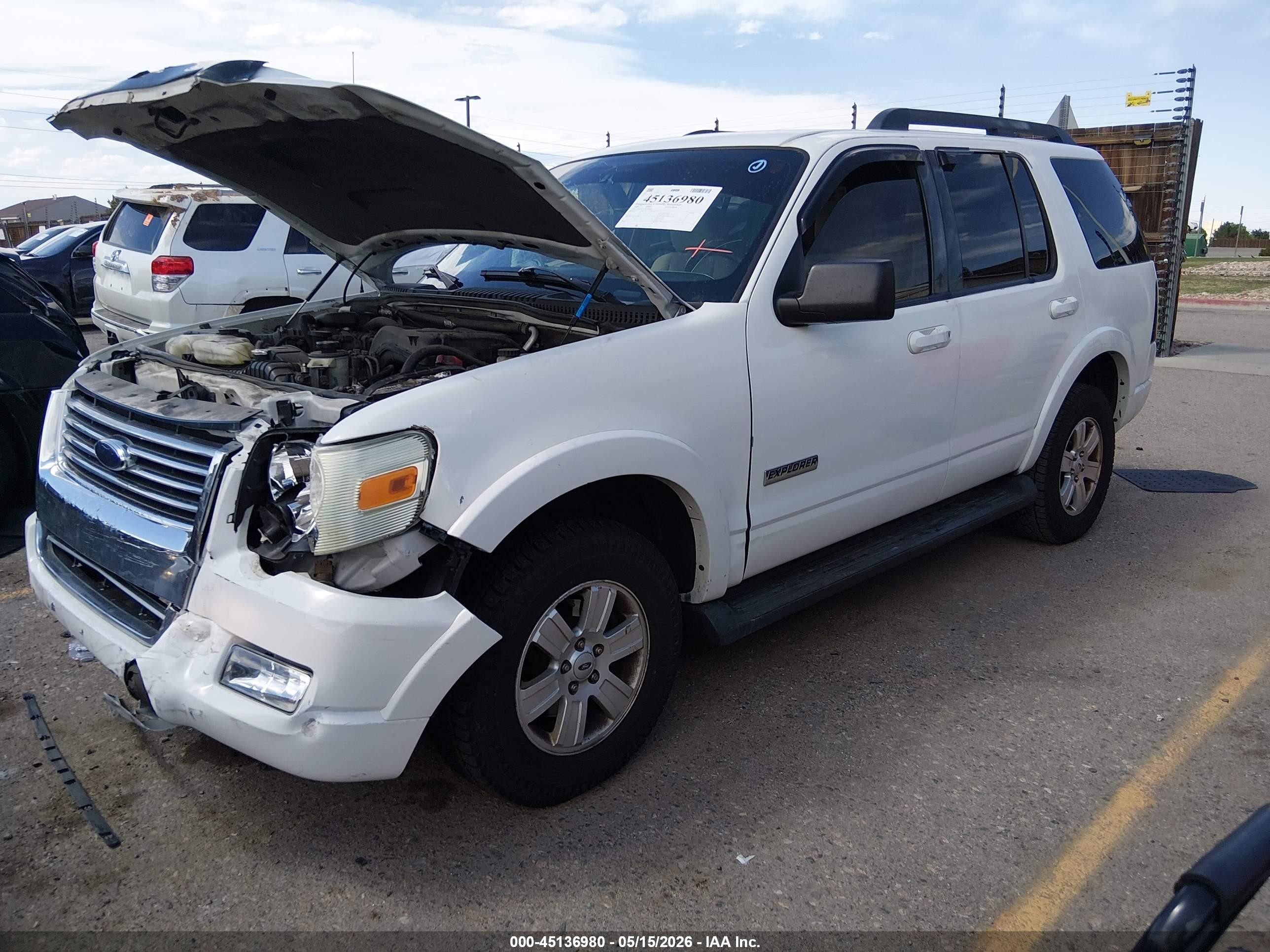 2008 Ford Explorer Xlt White vin: 1FMEU73E38UB28663