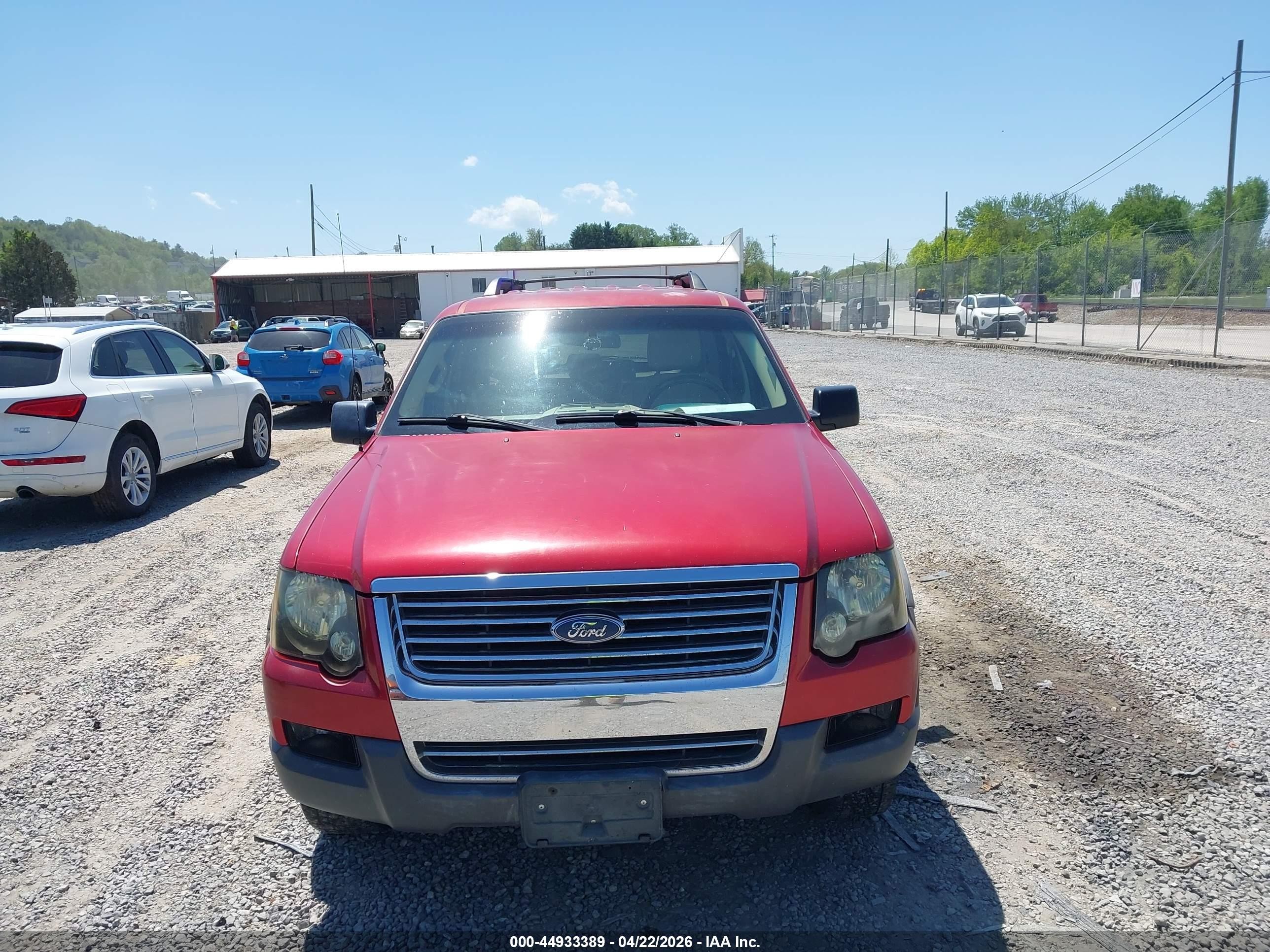 2006 Ford Explorer Xlt Red vin: 1FMEU73E46UA52903
