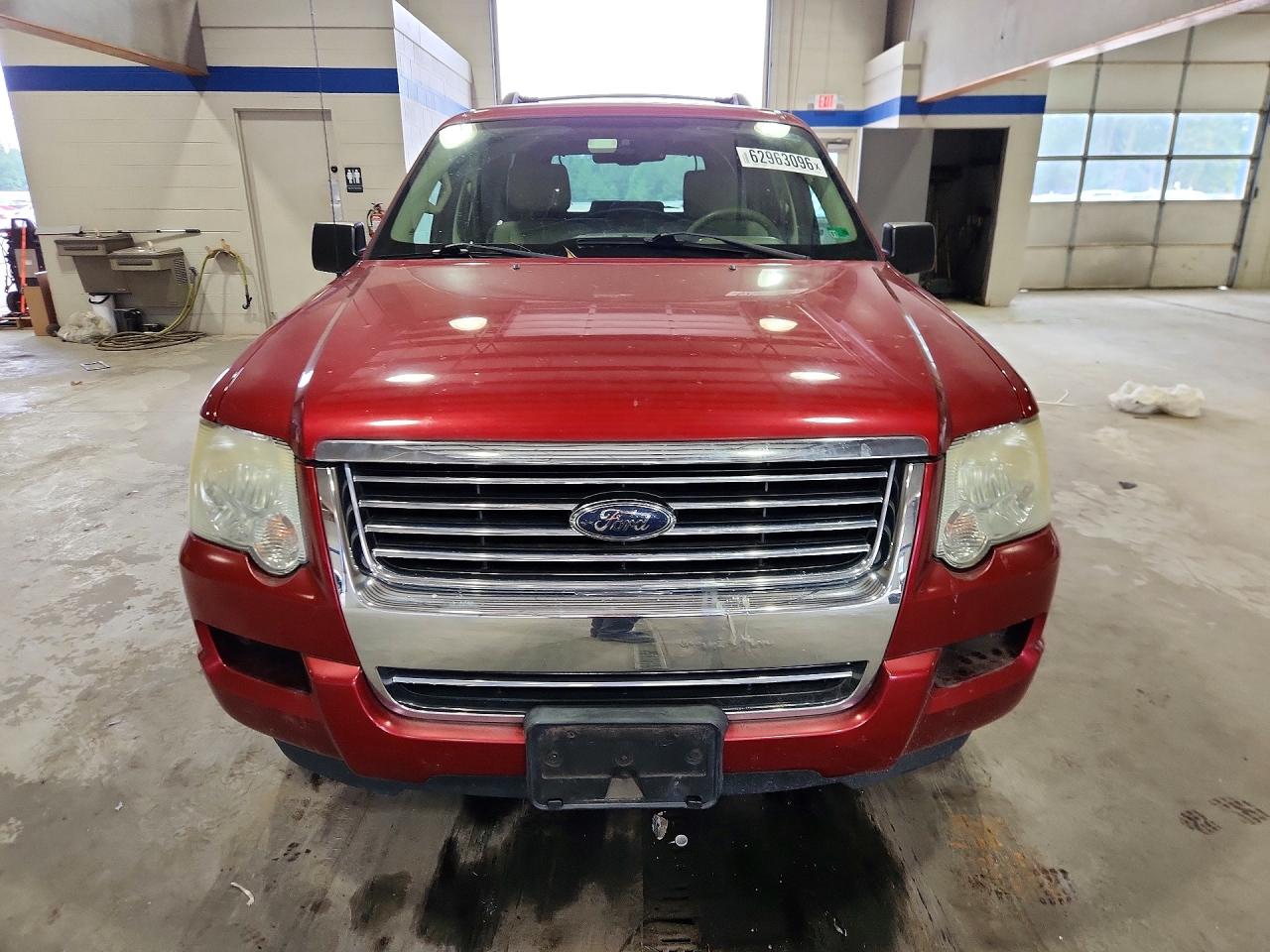 2008 Ford Explorer Xlt Red vin: 1FMEU73E48UB02055
