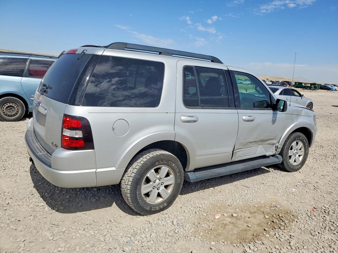 2009 Ford Explorer Xlt Silver vin: 1FMEU73E49UA14348