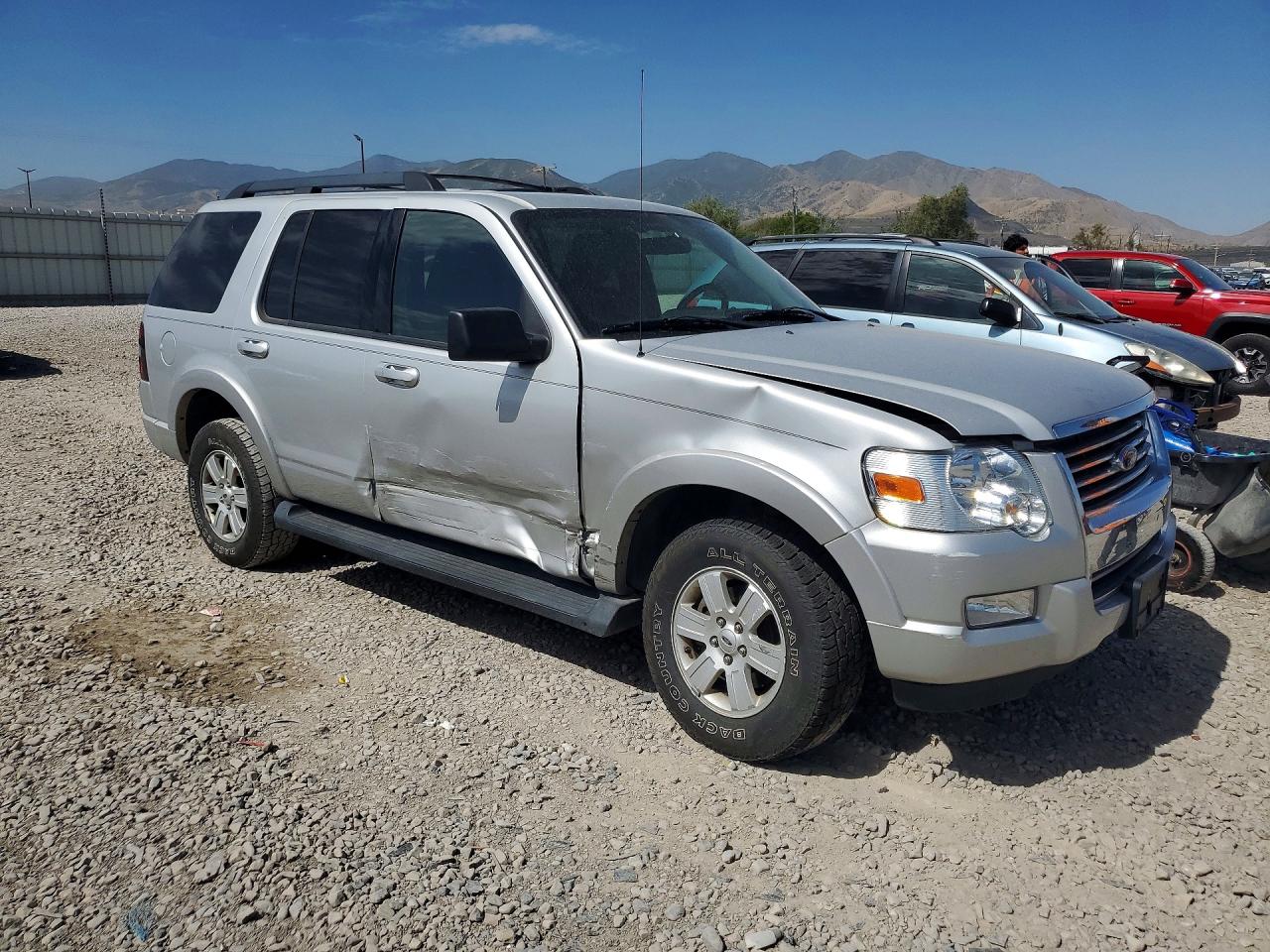 2009 Ford Explorer Xlt Silver vin: 1FMEU73E49UA14348