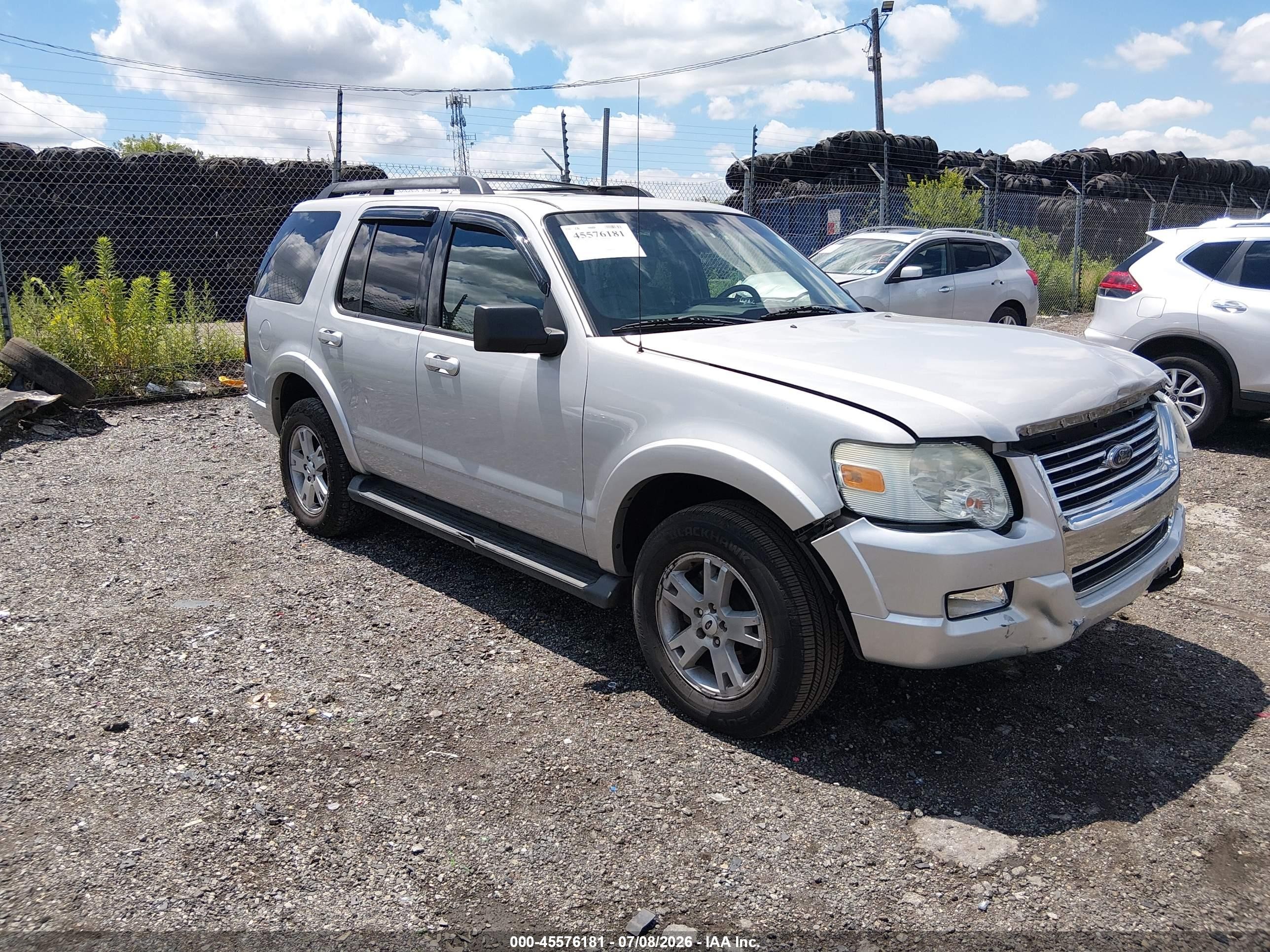 2009 Ford Explorer Xlt Silver vin: 1FMEU73E49UA42618