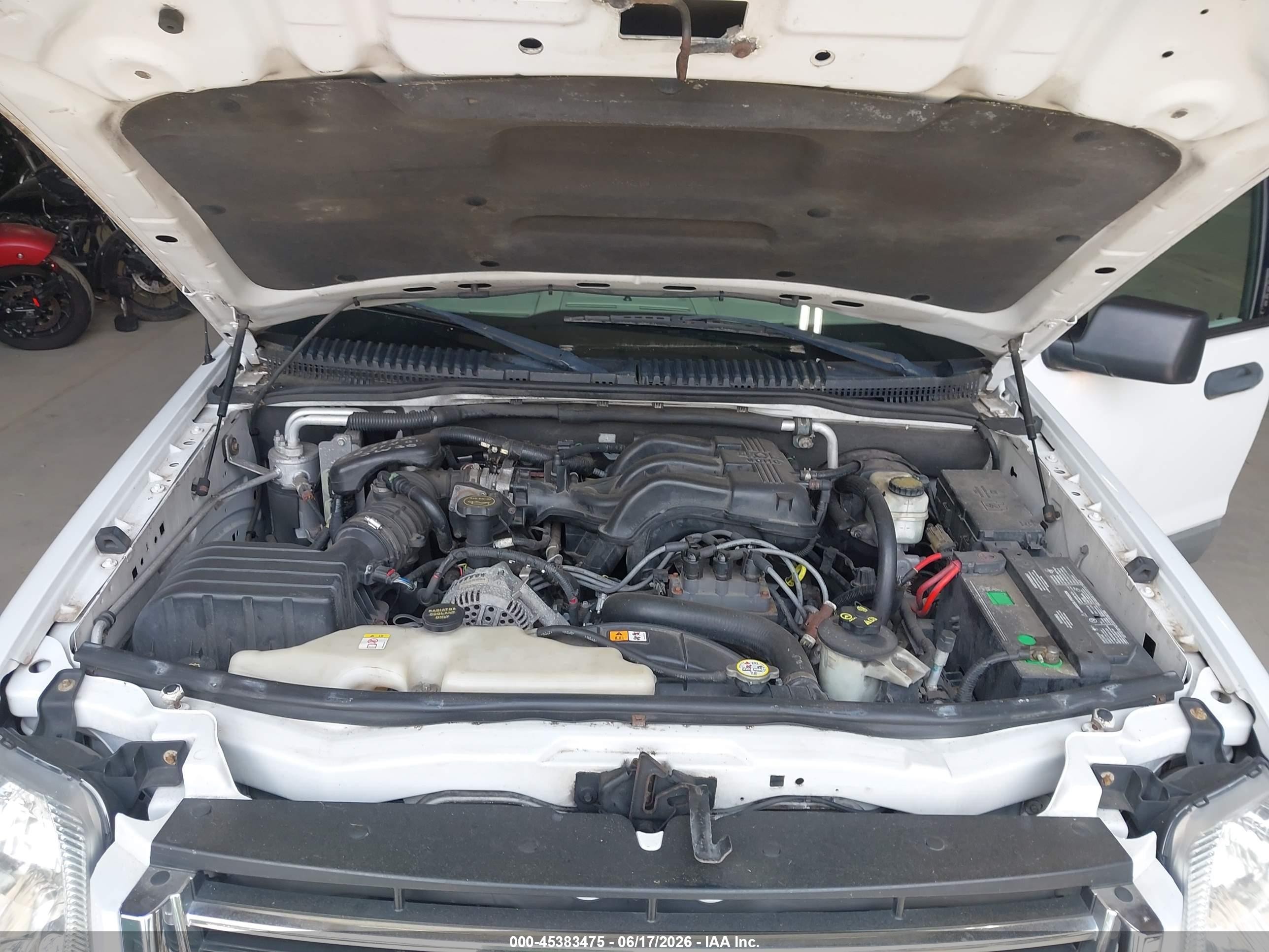 2006 Ford Explorer Xlt Белый vin: 1FMEU73E56ZA11750