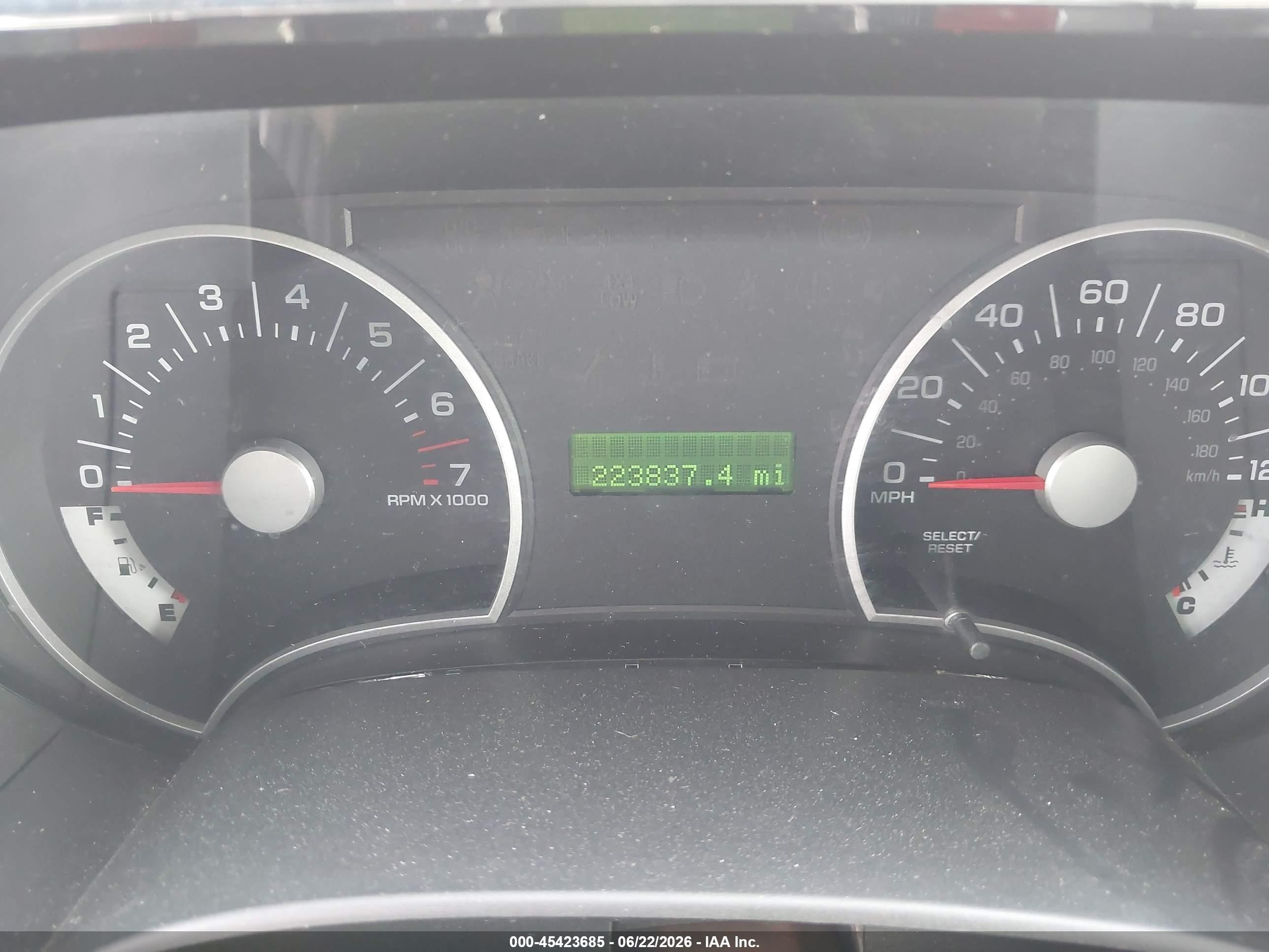 2008 Ford Explorer Xlt Silver vin: 1FMEU73E58UA29102